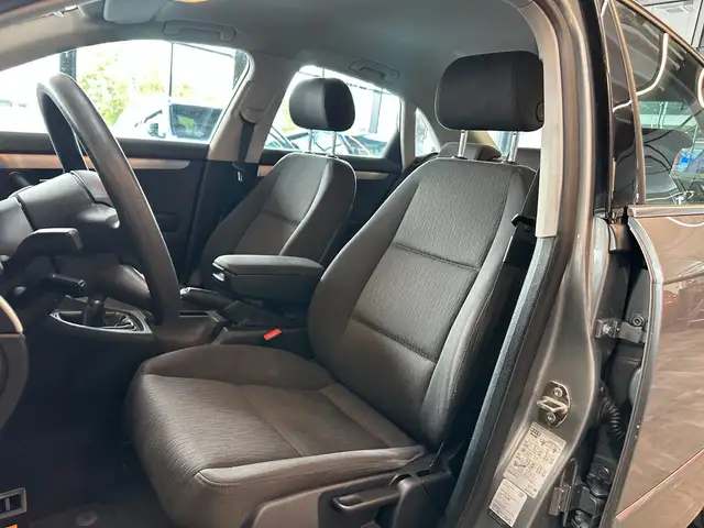 Audi A4 view 9