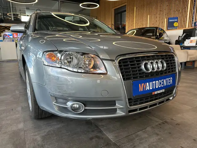 Audi A4 view 3