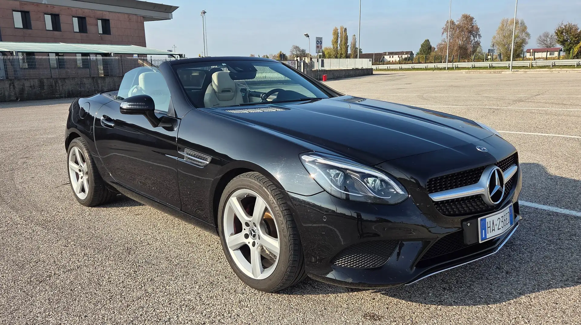 Mercedes-Benz SLC 250 Slc amg Noir - 2