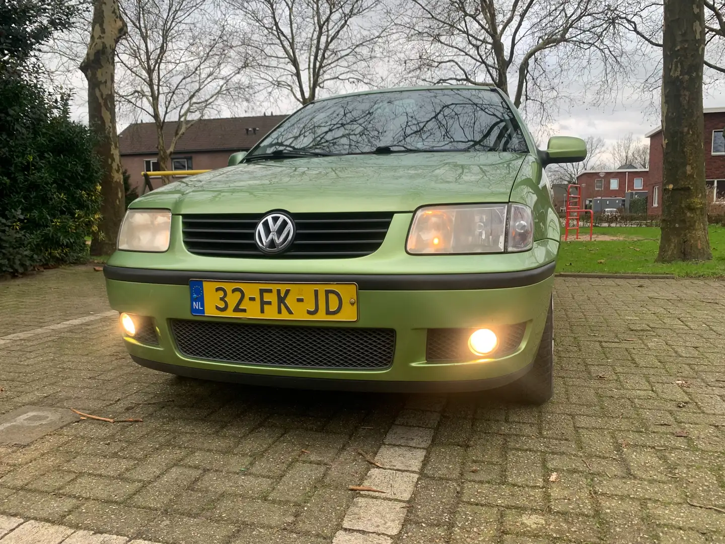 Volkswagen Polo Polo 1.4-16V Trendline Vert - 1