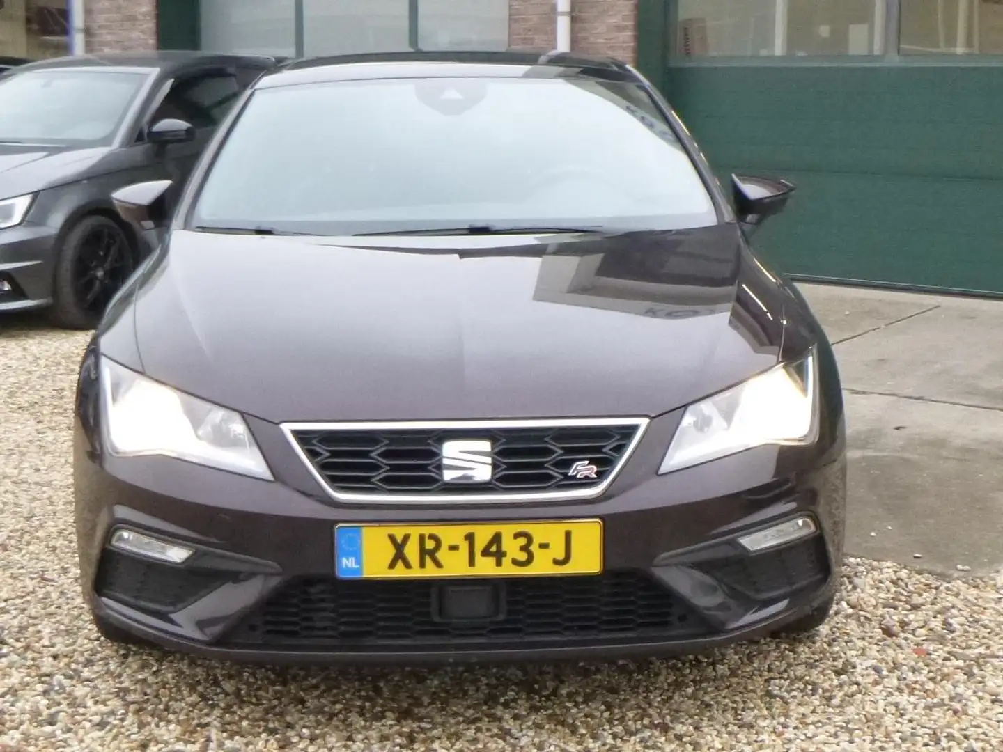 SEAT Leon 1.0 TSI FR Business Intense PANO DIGI KLOK TREKHAA Paars - 2