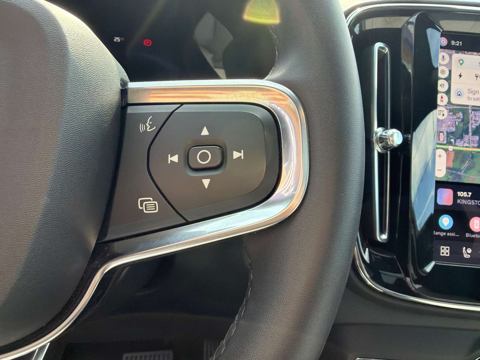 2023 Volvo XC40 Plus|Retired Courtesy Car|3.99% financing 24 mths thumb 15