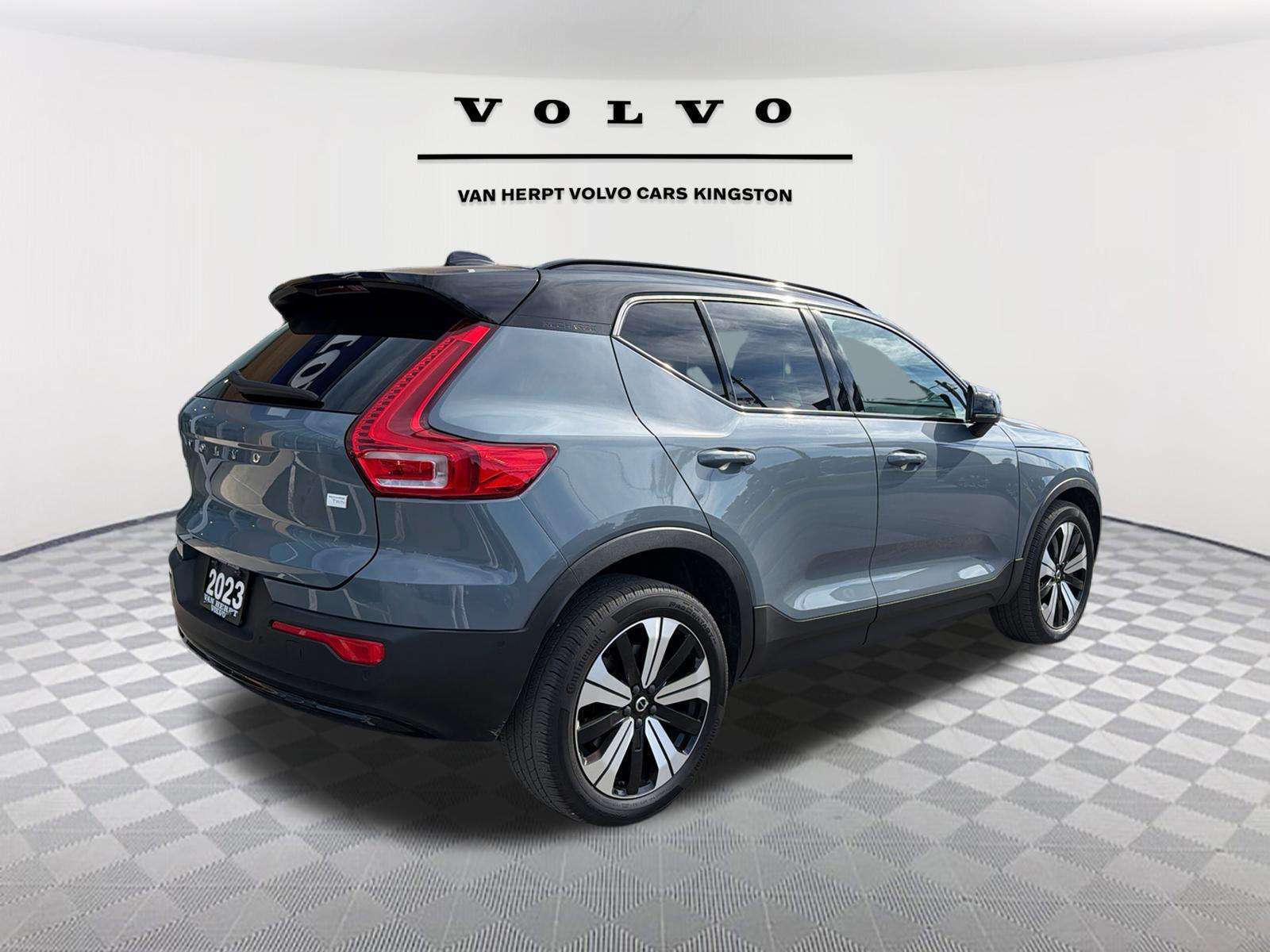 2023 Volvo XC40 Plus|Retired Courtesy Car|3.99% financing 24 mths thumb 6