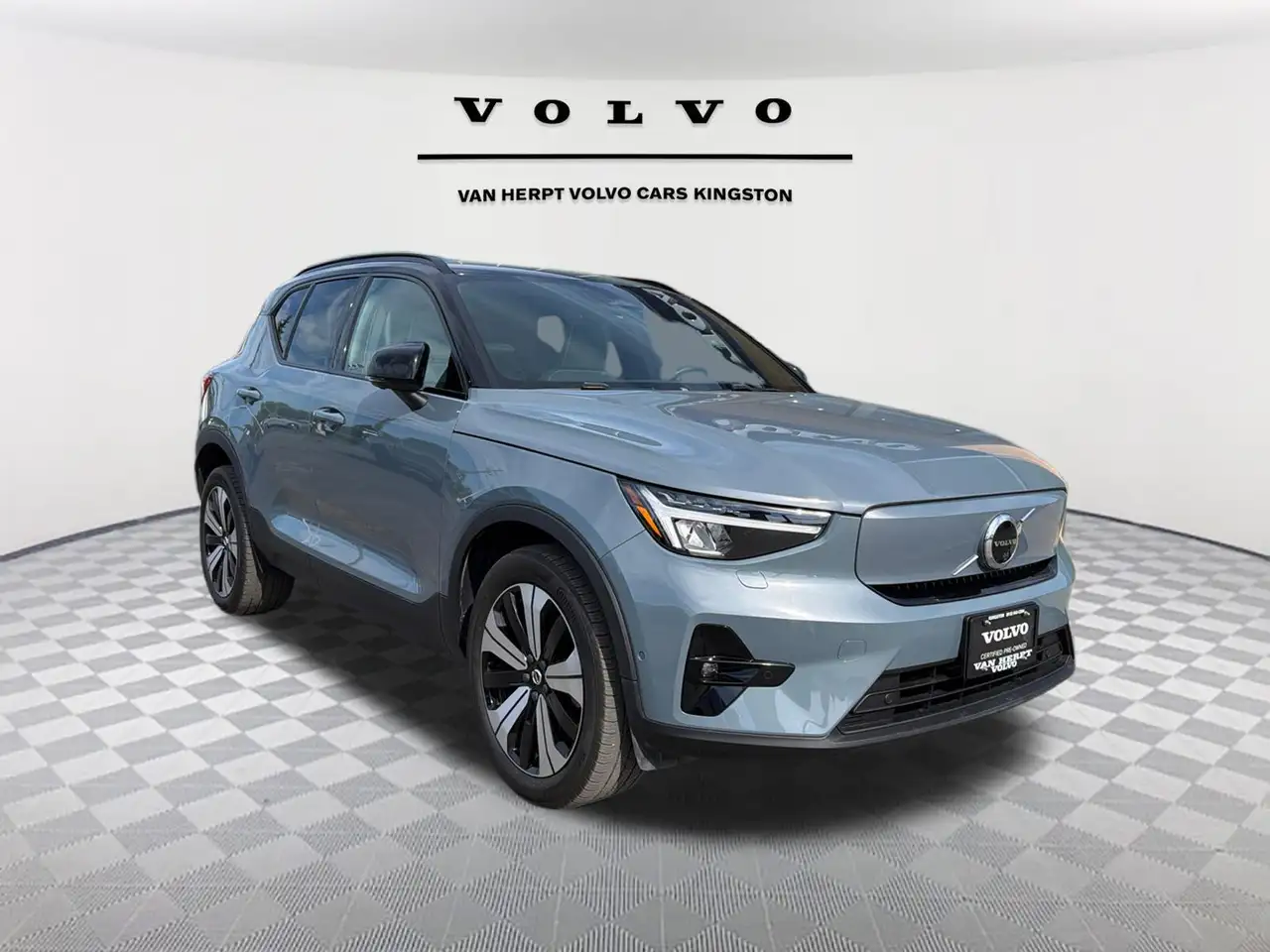 2023 Volvo XC40