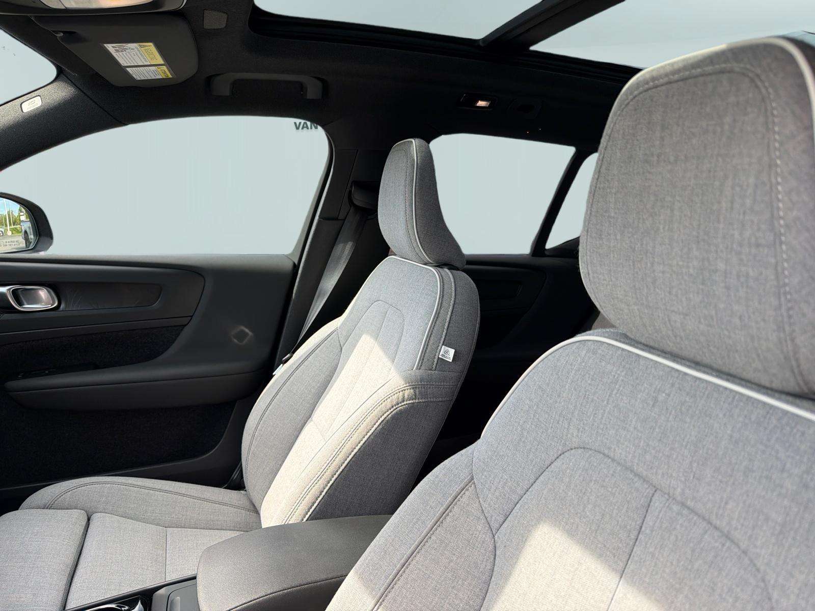 2023 Volvo XC40 Plus|Retired Courtesy Car|3.99% financing 24 mths thumb 12