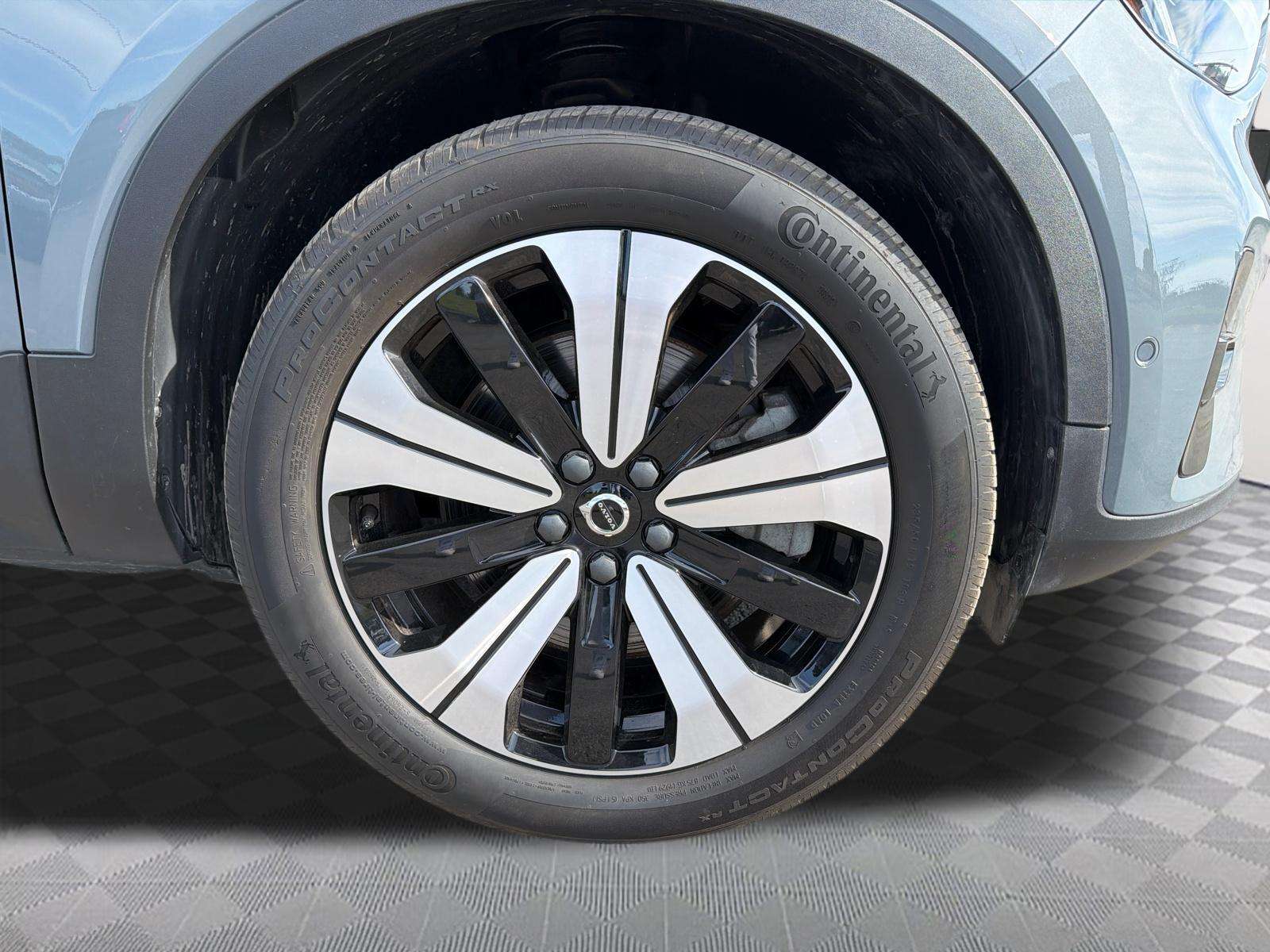 2023 Volvo XC40 Plus|Retired Courtesy Car|3.99% financing 24 mths alt 4
