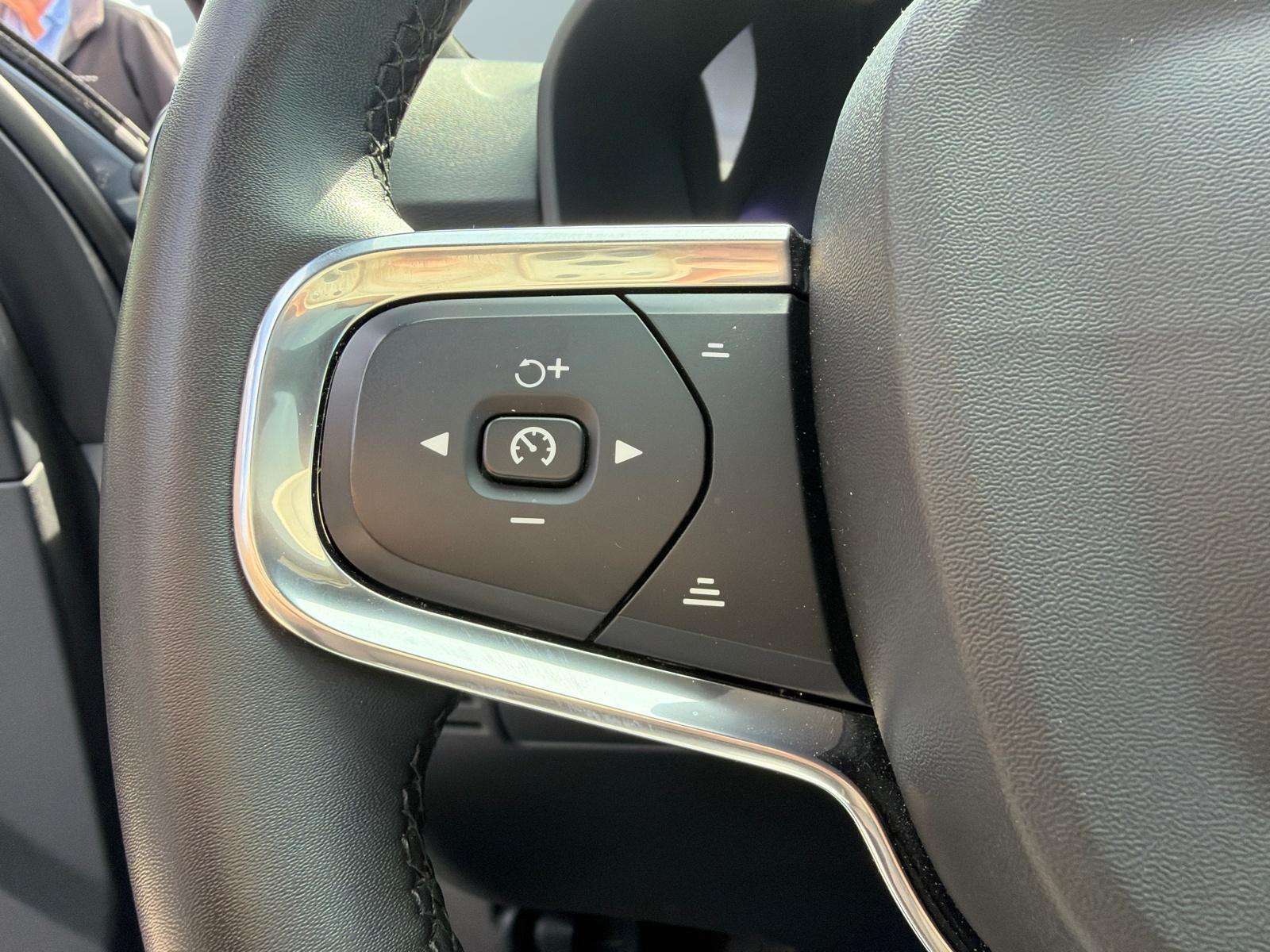 2023 Volvo XC40 Plus|Retired Courtesy Car|3.99% financing 24 mths thumb 14
