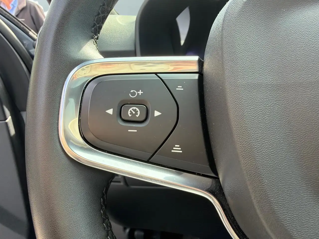 Volvo XC40 снимка Volvo XC40