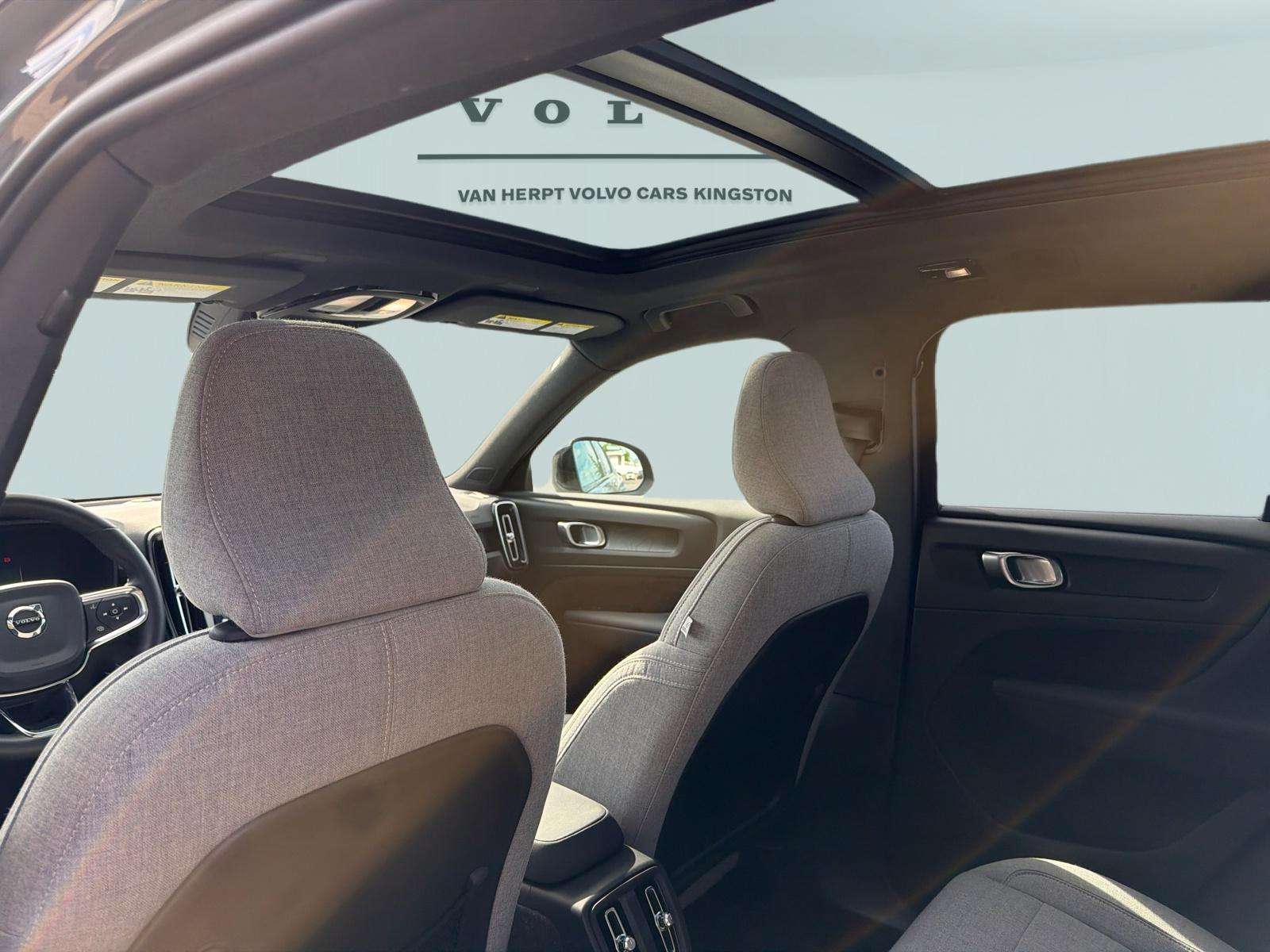 2023 Volvo XC40 Plus|Retired Courtesy Car|3.99% financing 24 mths thumb 23