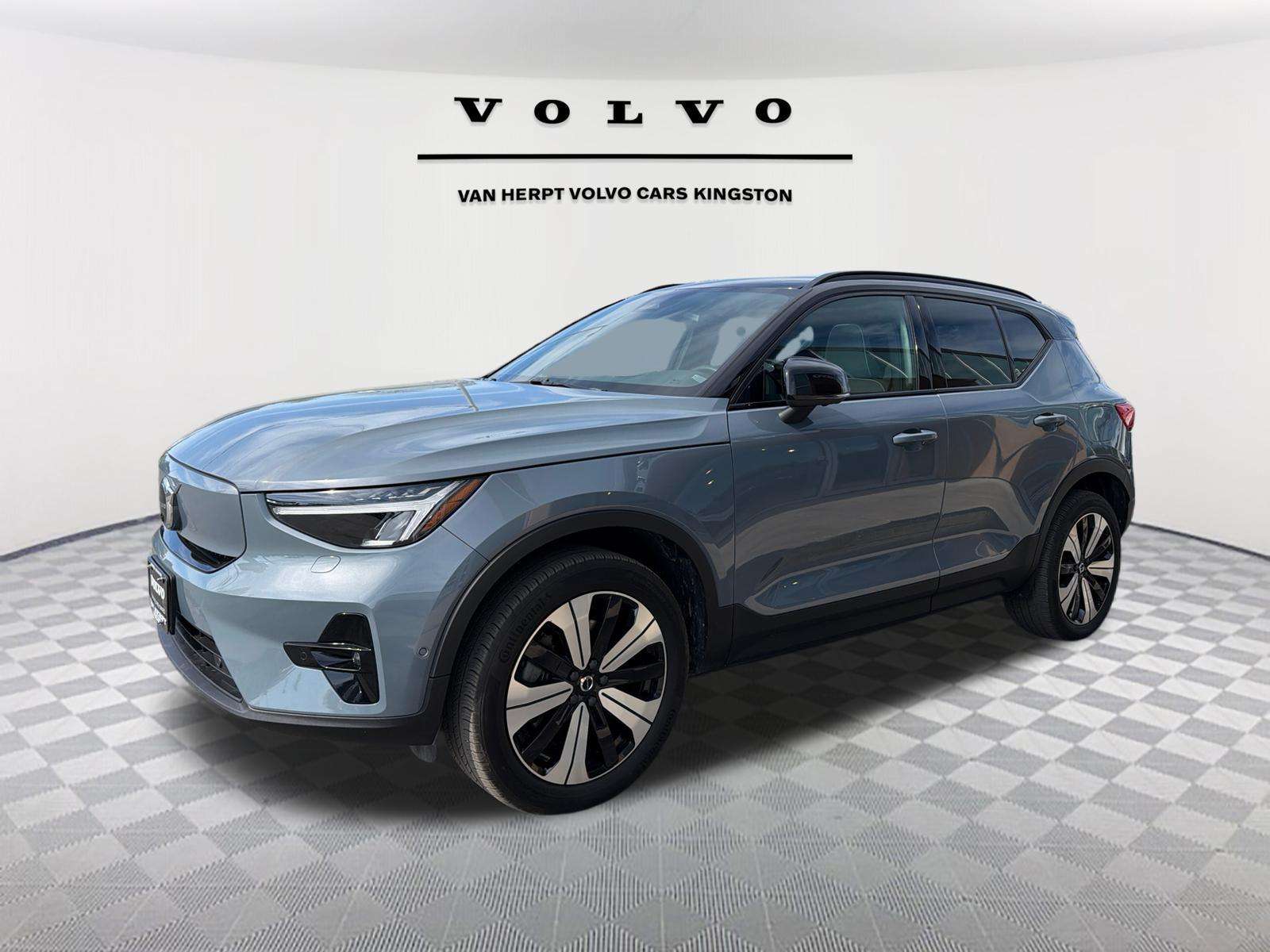 2023 Volvo XC40 Plus|Retired Courtesy Car|3.99% financing 24 mths alt 2
