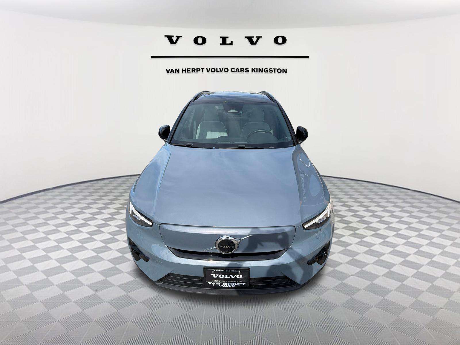 2023 Volvo XC40 Plus|Retired Courtesy Car|3.99% financing 24 mths alt 3