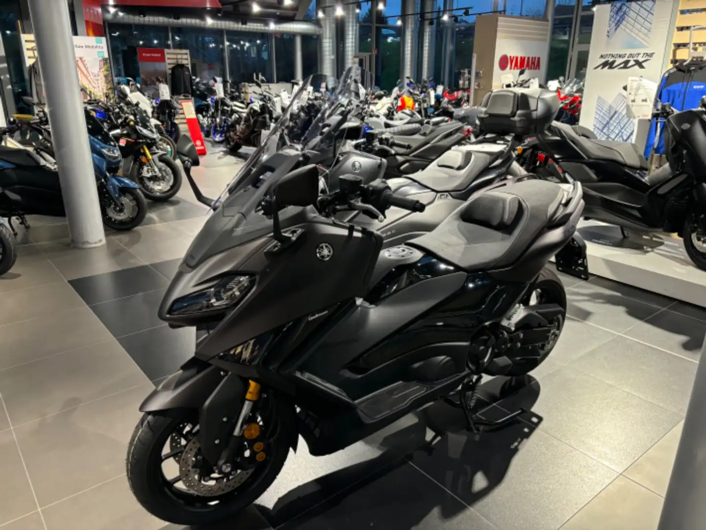 Yamaha TMax 560 Techmax (KRAD) Modell 2023 Tageszulassung - 2