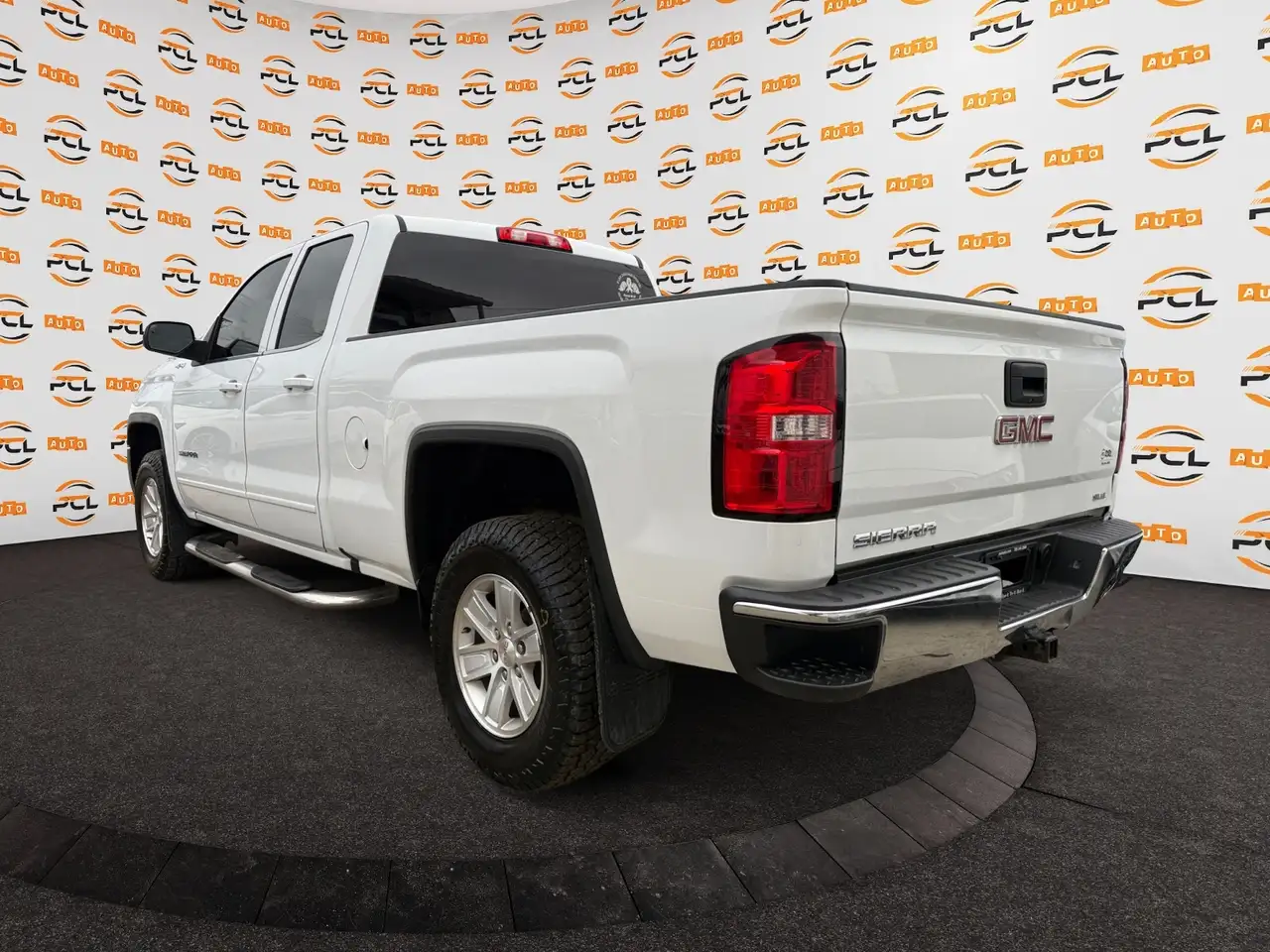 GMC Sierra 1500 снимка GMC Sierra 1500