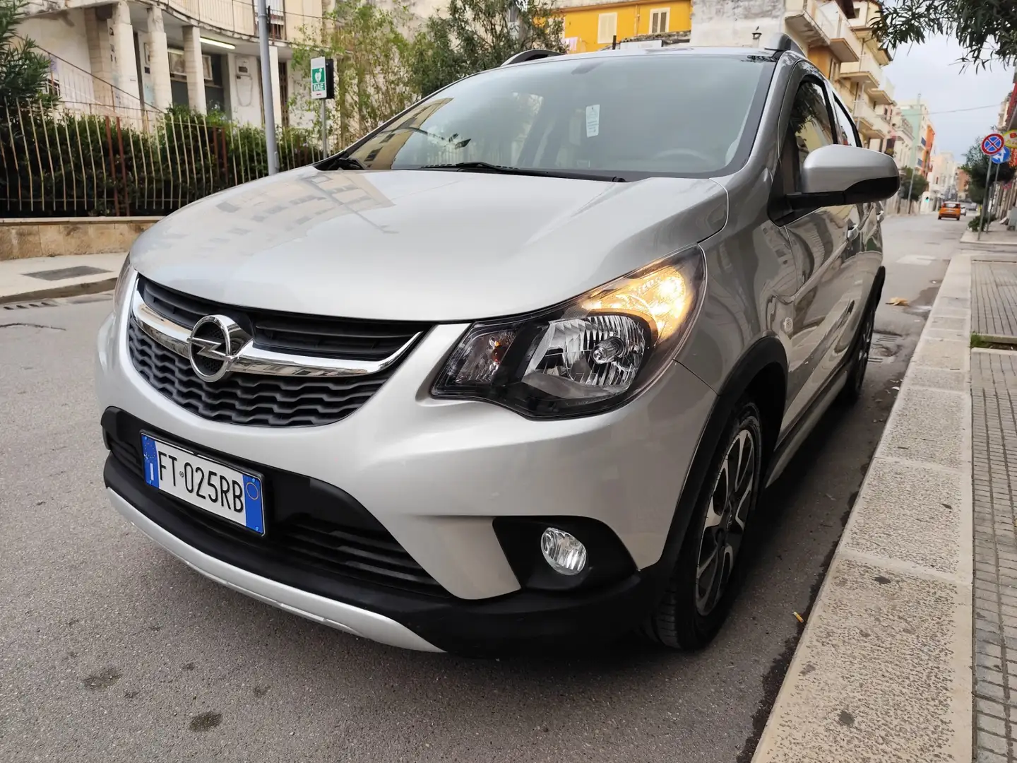 Opel Karl Karl Rocks 1.0 73CV GPL PERFETTA Grigio - 2