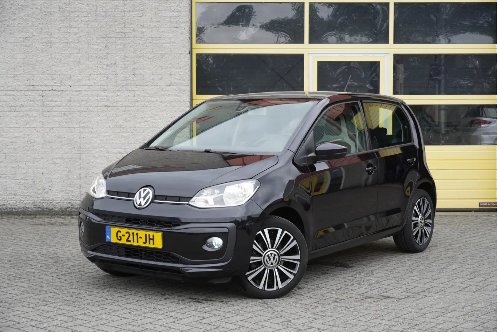Volkswagen up! 1.0 BMT 5drs High Up! BJ2019 Lmv 16" | Led | Pdc | Zwart - 1