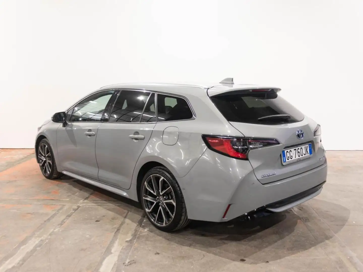 Toyota Corolla SW 2.0 Hybrid Lounge Grigio - 2