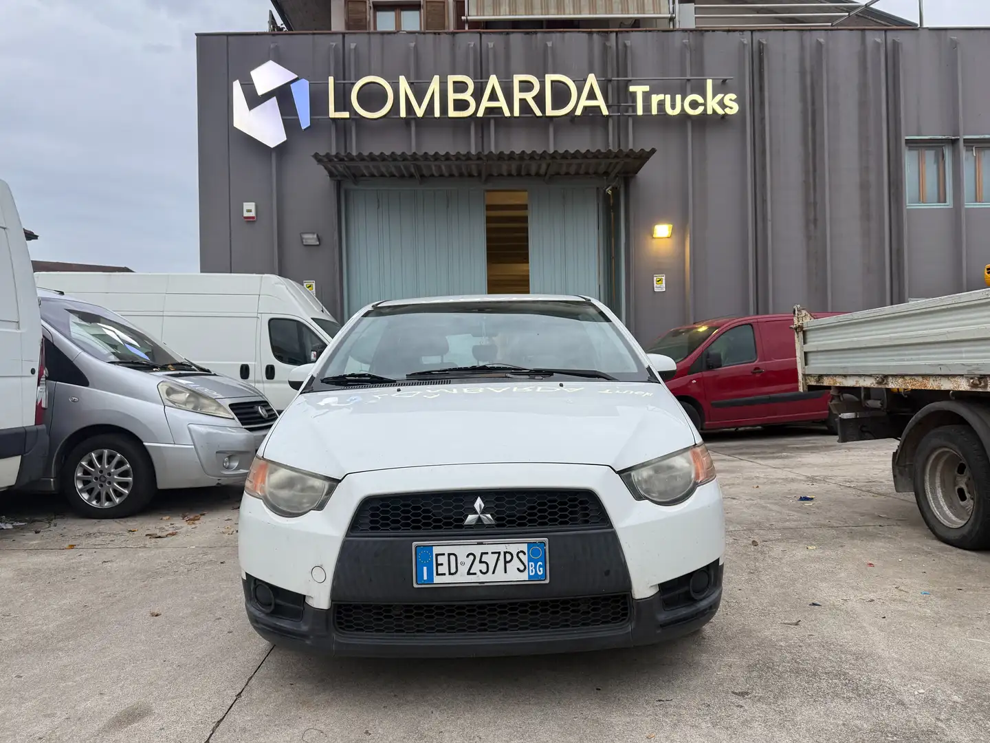 Mitsubishi Colt Colt VIII 2009 3p 1.1 In Bianco - 2