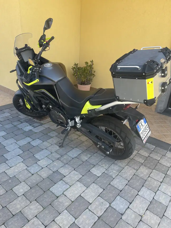 QJ Motor SVT 650 X