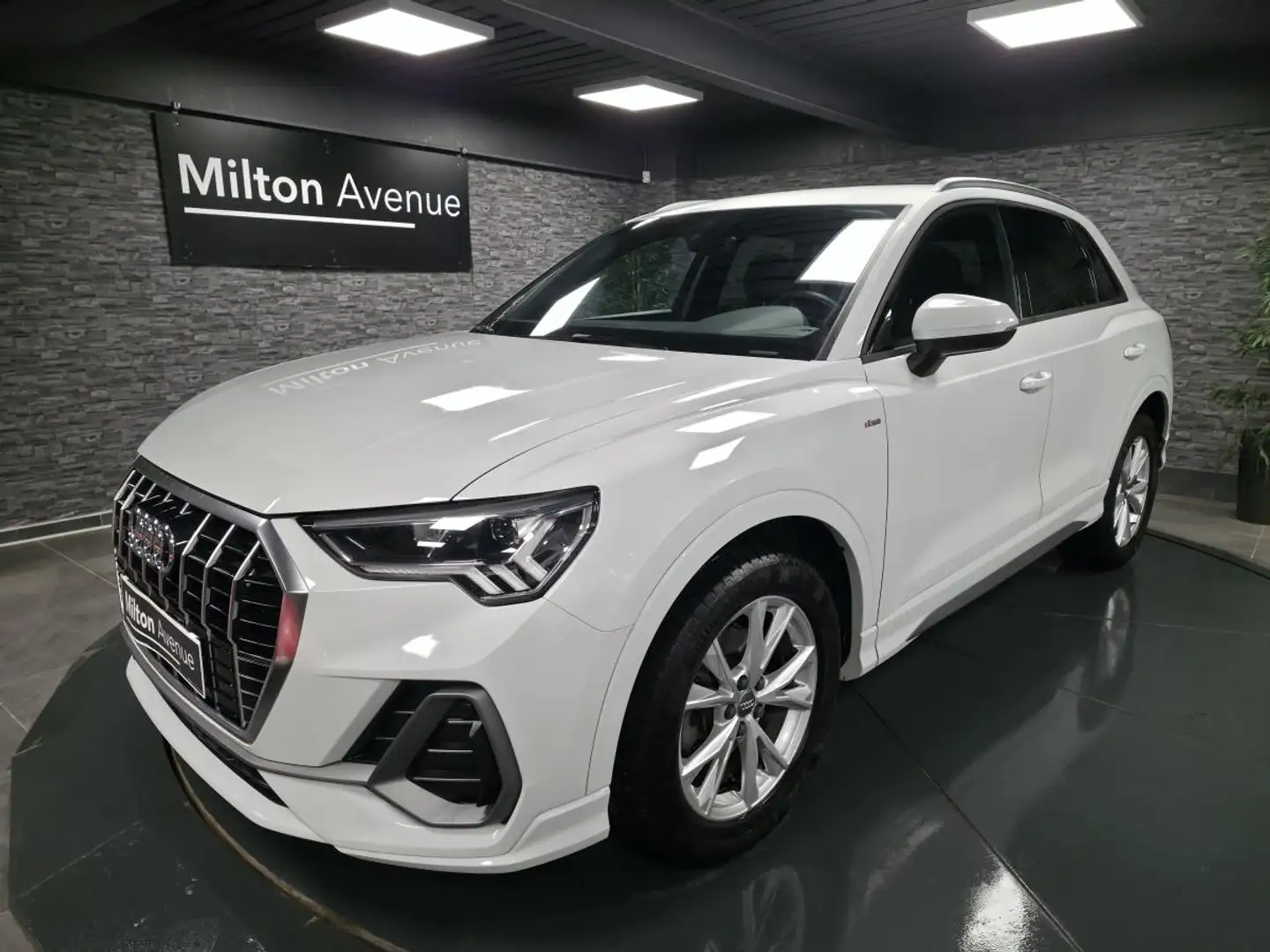 Audi Q3 2.0 TDI - 150 - BV S-tronic  S-Line Weiß - 1