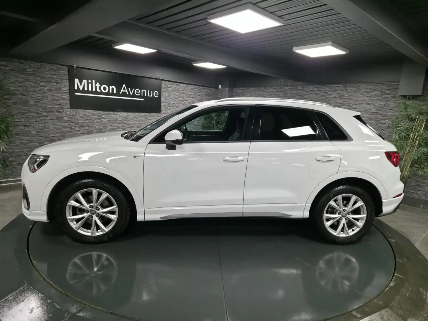 Audi Q3 2.0 TDI - 150 - BV S-tronic  S-Line Weiß - 2