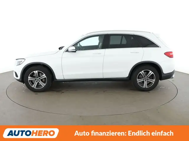 Mercedes-Benz GLC view 3
