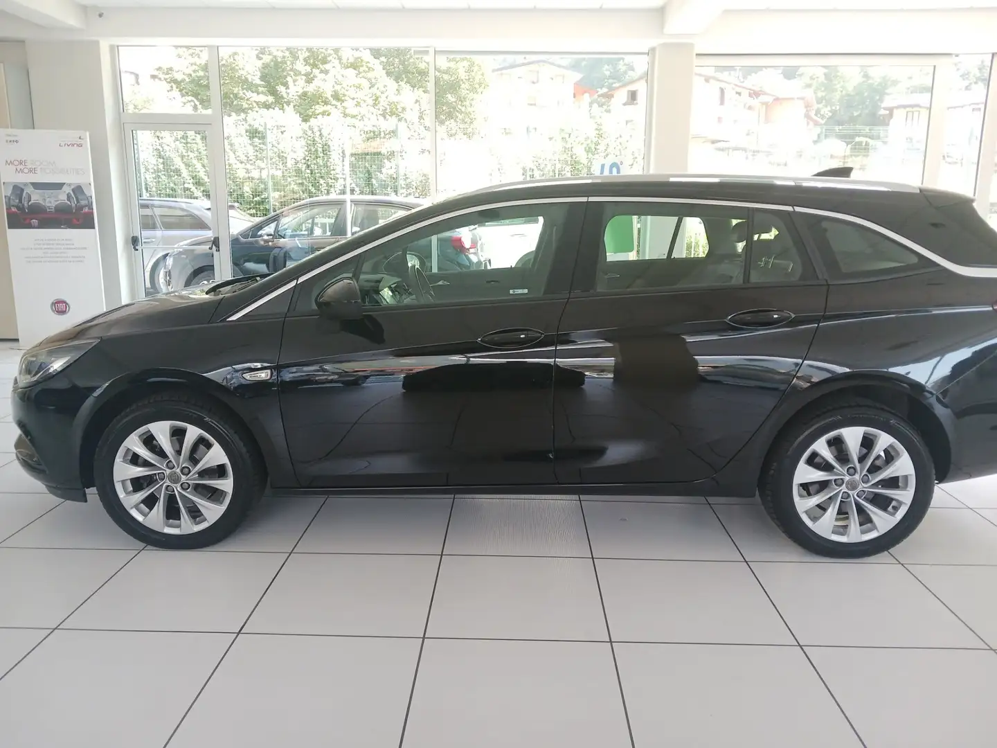 Opel Astra 1.4 Turbo 110CV EcoM Sports Tourer Innovation Noir - 2