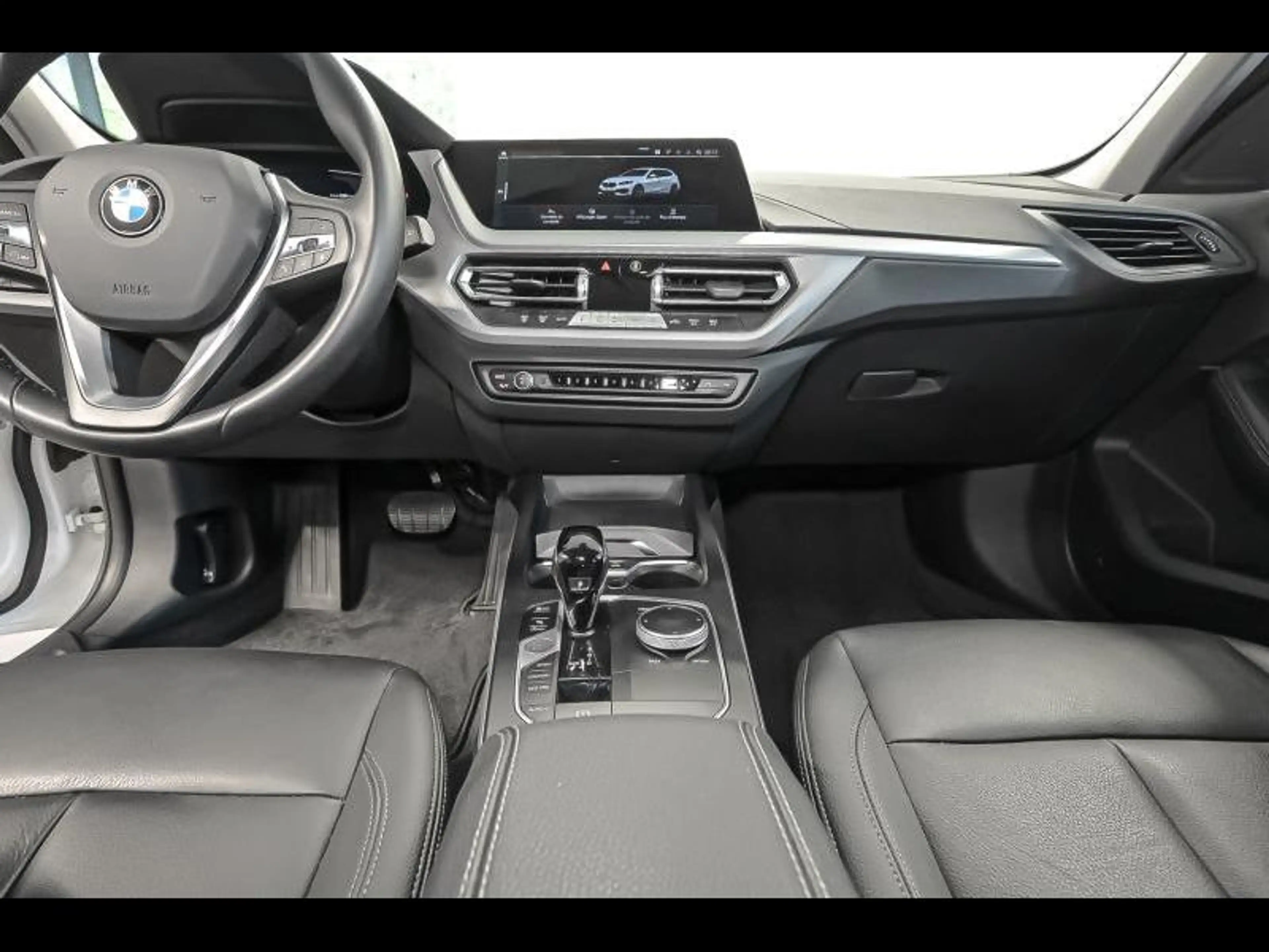 BMW 118 i Hatch — photo 7