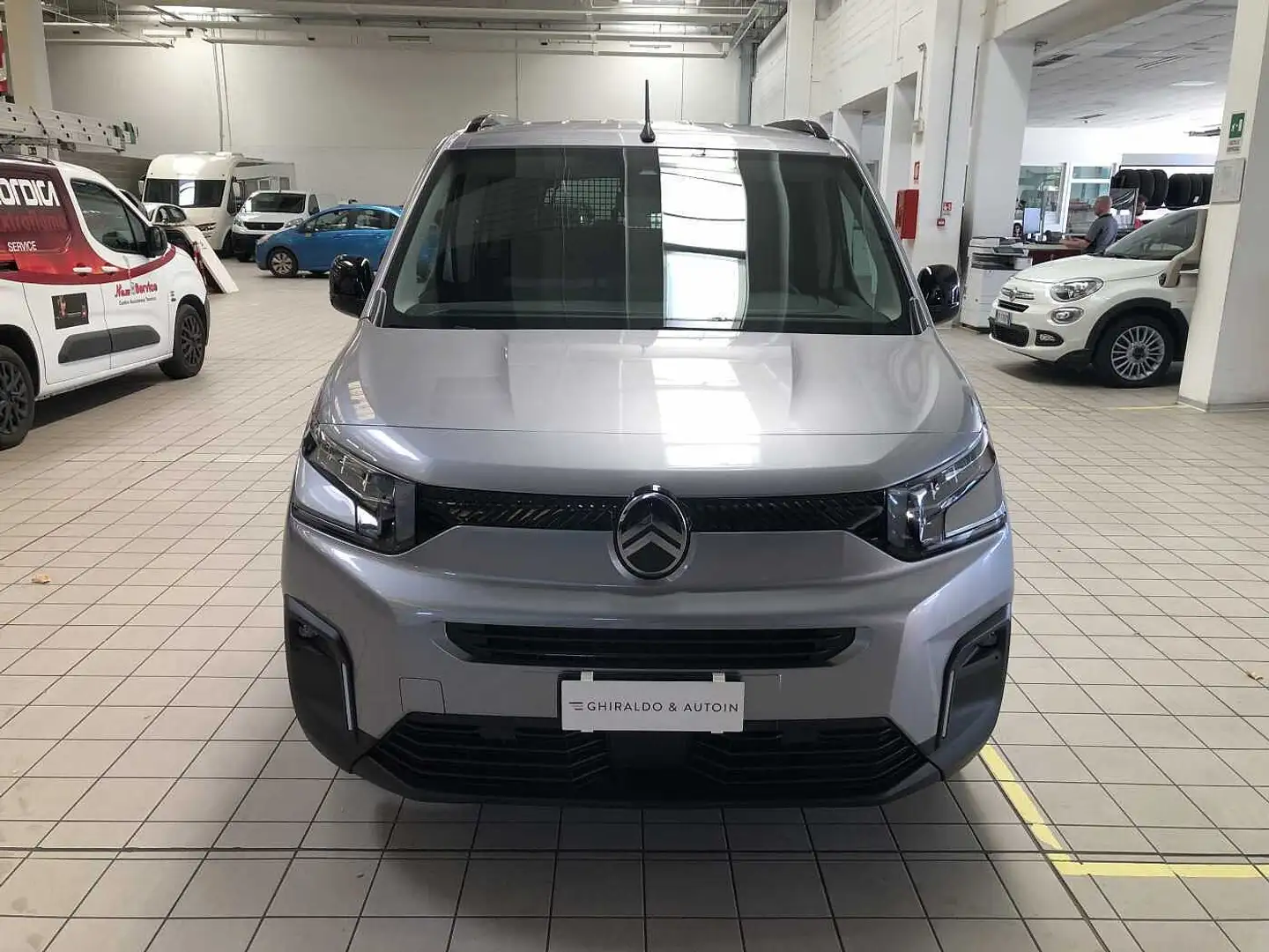 Citroen Berlingo 130cv autocarro 5 posti Grau - 2