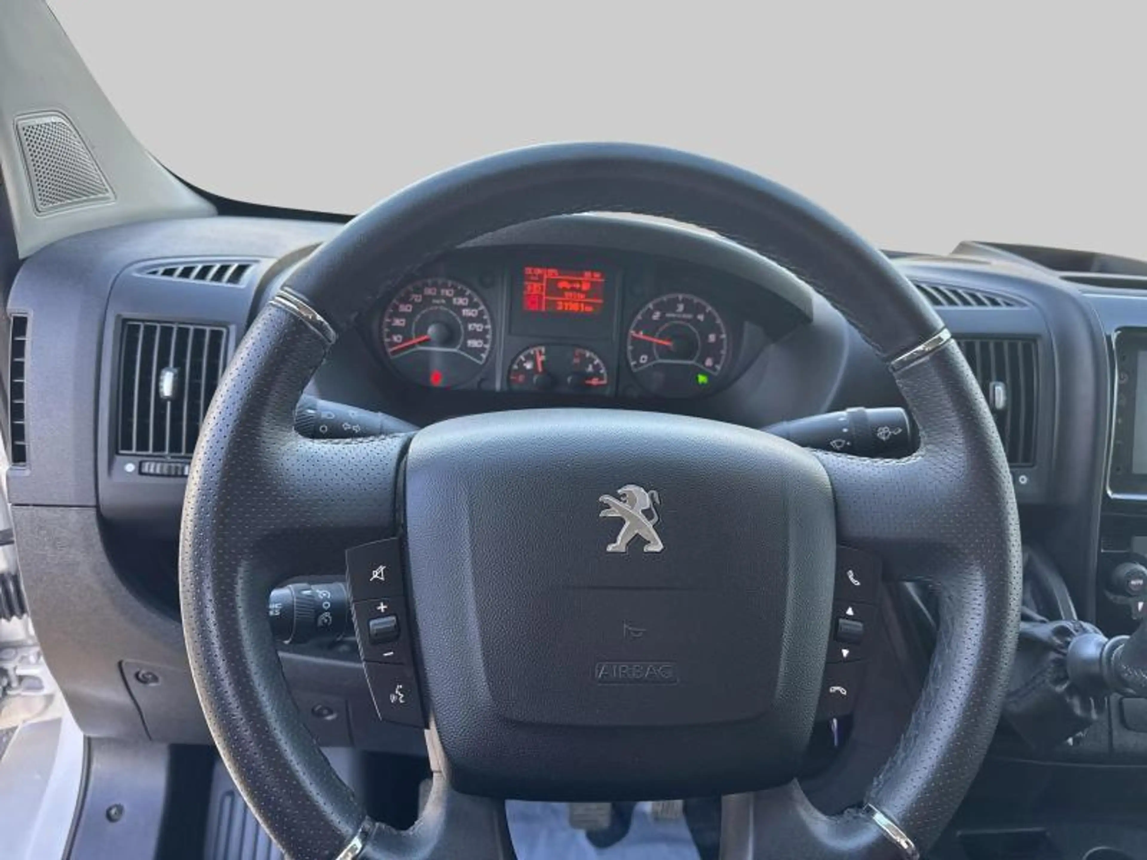 Peugeot Boxer III — photo 12