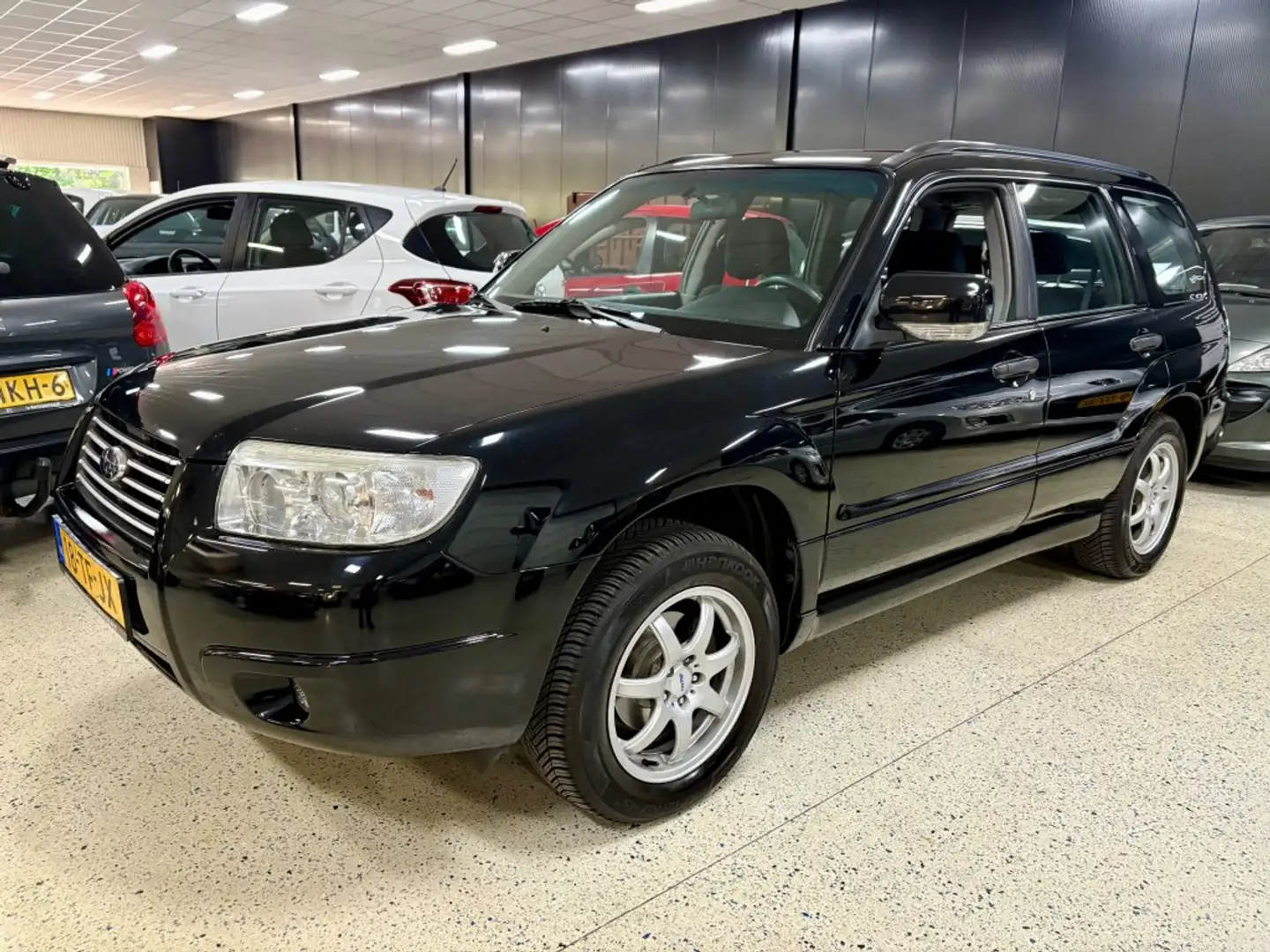 Subaru Forester 2.0 4WD Airco ECC Trekhaak Cruise Control Noir - 1