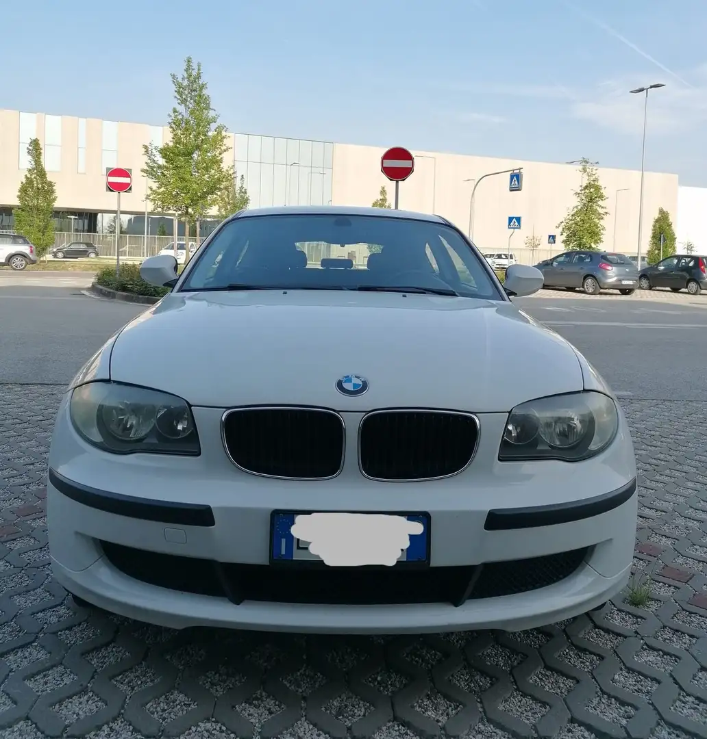 BMW 118 118d 3p 2.0 Futura 143cv dpf - 1