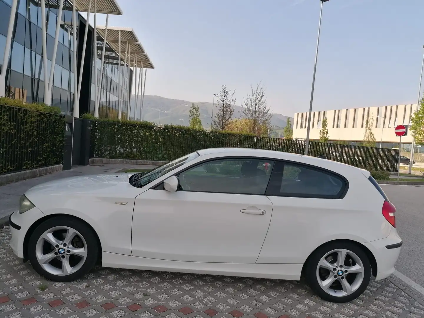 BMW 118 118d 3p 2.0 Futura 143cv dpf - 2