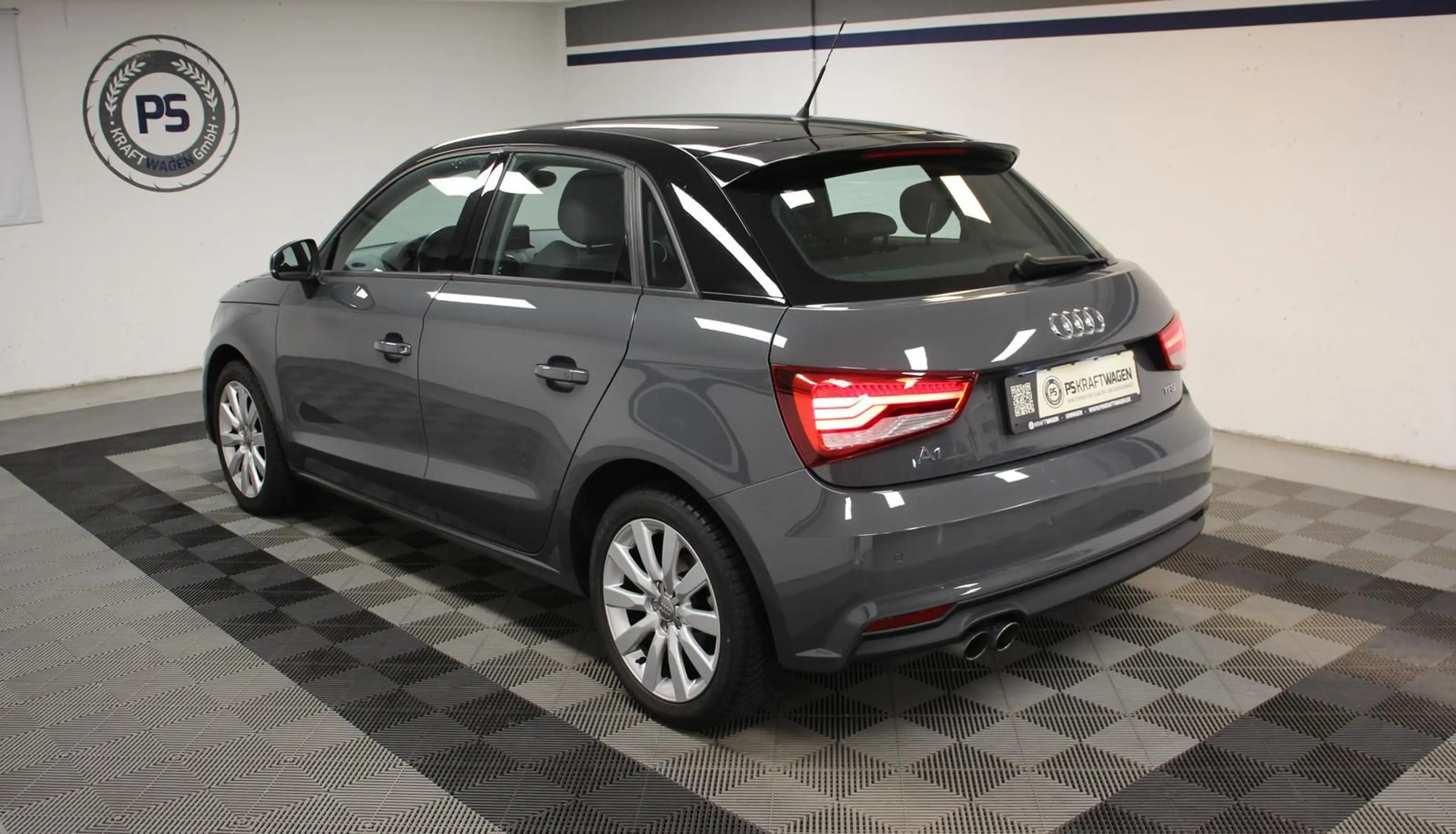 Audi A1 Sportback 1.4 TFSI S-tr. LED SHZ BT NANOGRAU — photo 4