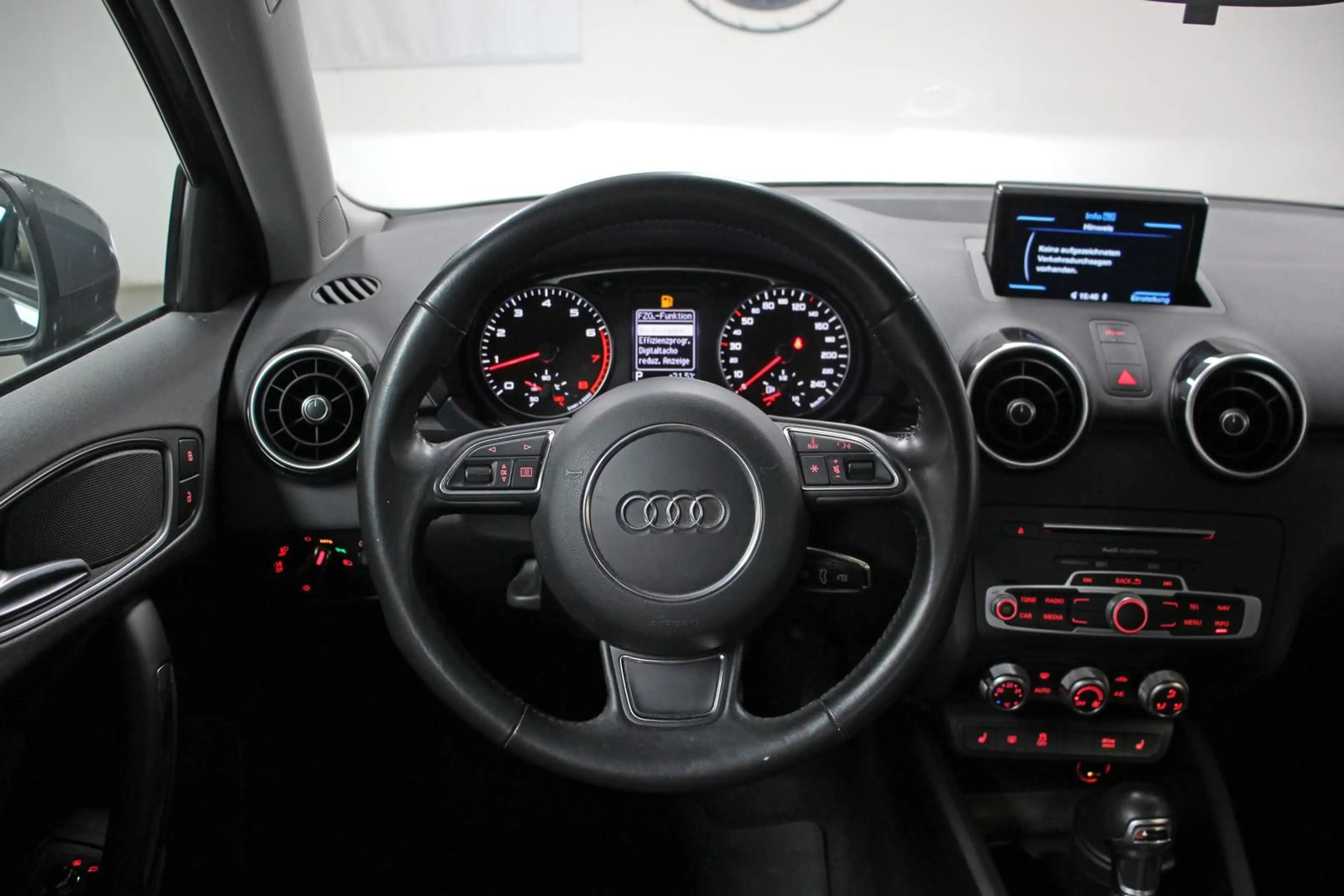 Audi A1 Sportback 1.4 TFSI S-tr. LED SHZ BT NANOGRAU — photo 9