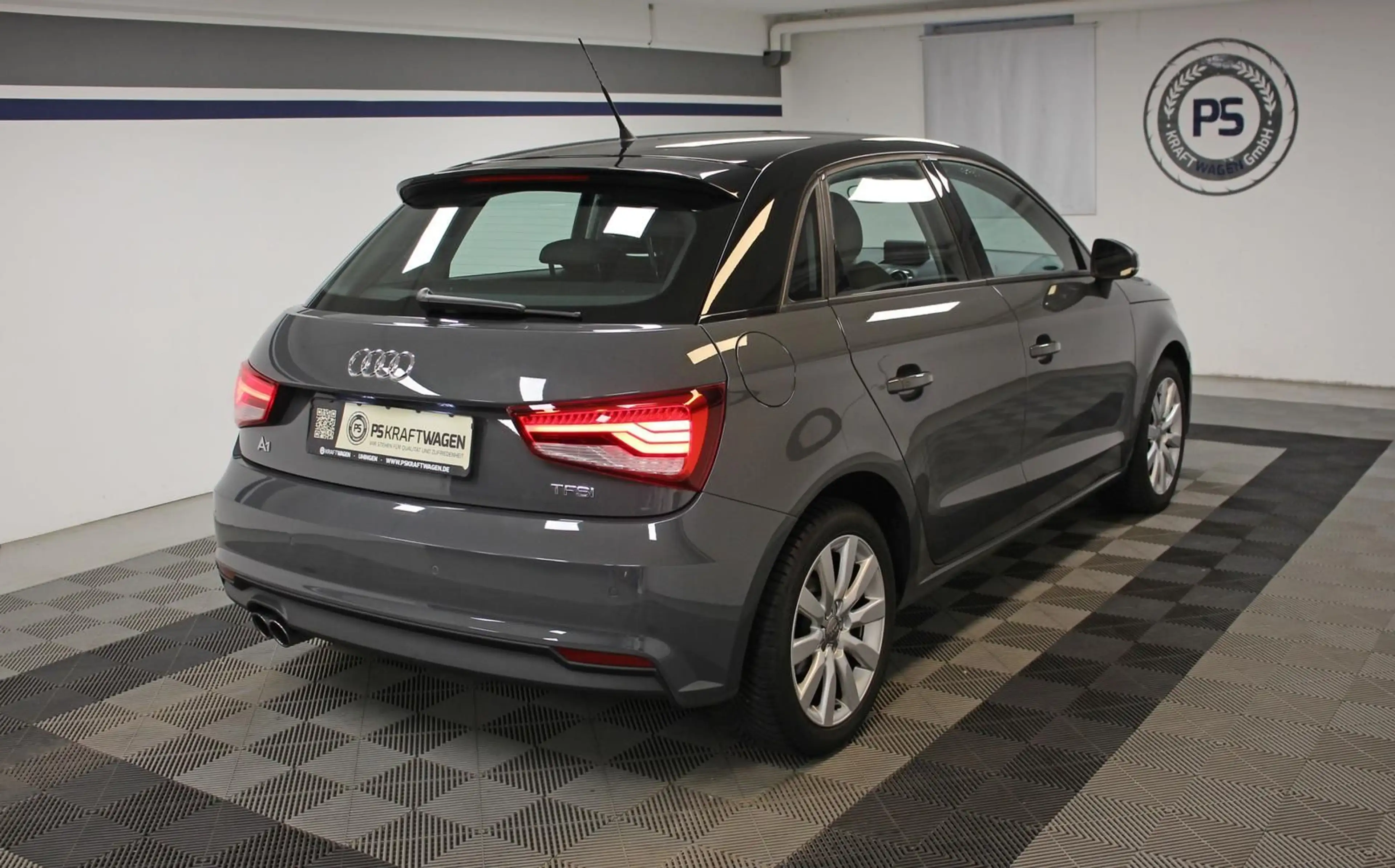 Audi A1 Sportback 1.4 TFSI S-tr. LED SHZ BT NANOGRAU — photo 3