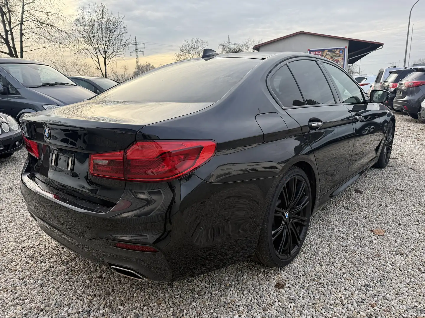 BMW 530 530d M SPORT HEAD-UP MASSAGE HARMAN/KARDON Schwarz - 2