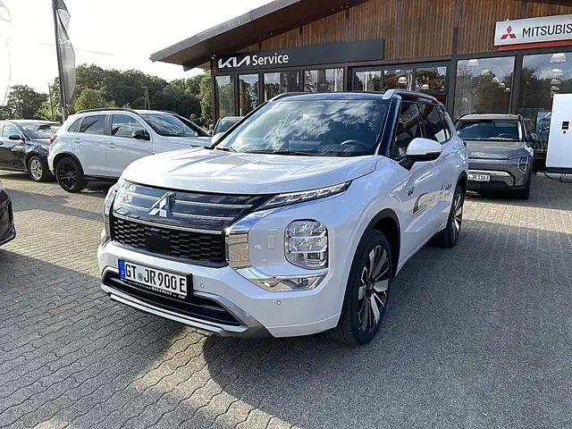 Mitsubishi Outlander Diamant TOP 2,4l PHEV 2-tone