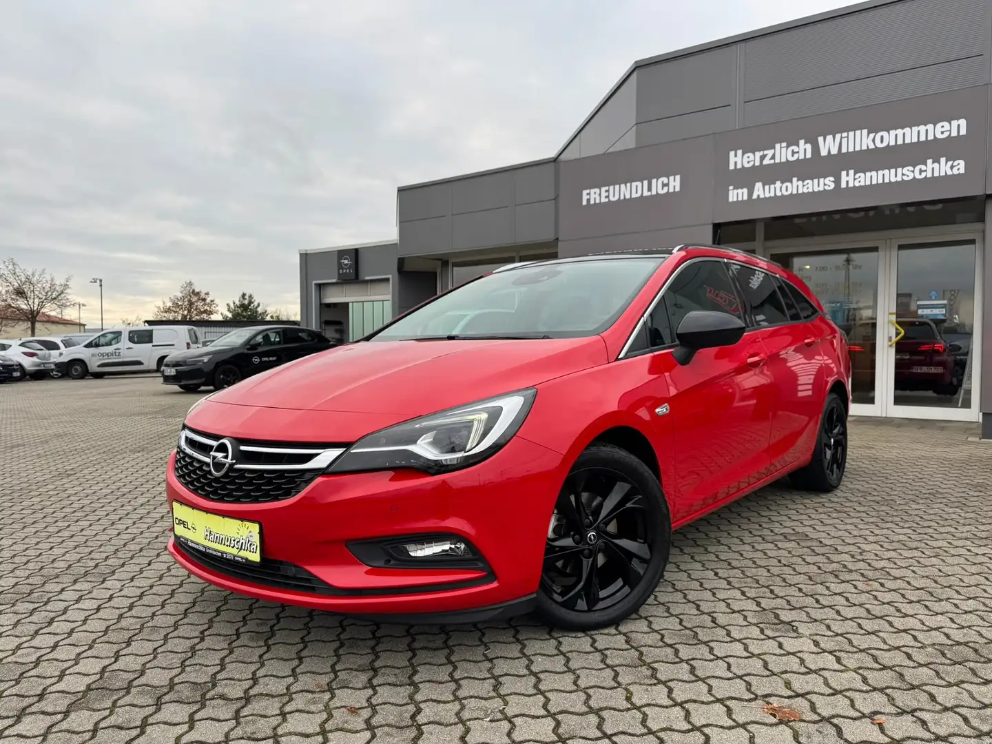 Opel Astra K Sports Tourer Innovation Rouge - 1