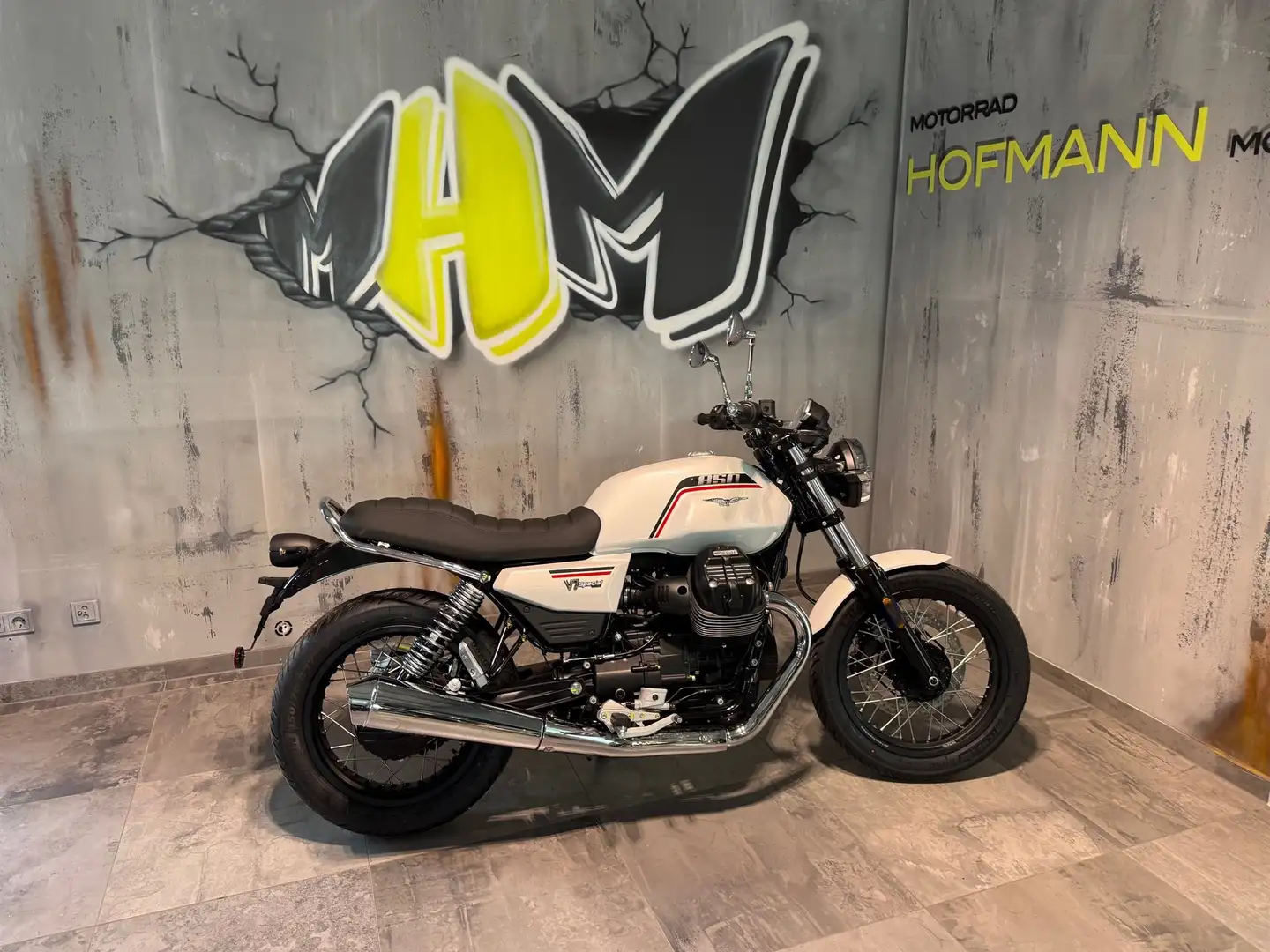 Moto Guzzi V 7 2025 Aktion plus 2 Jahre Anschlussgarantie Білий - 1