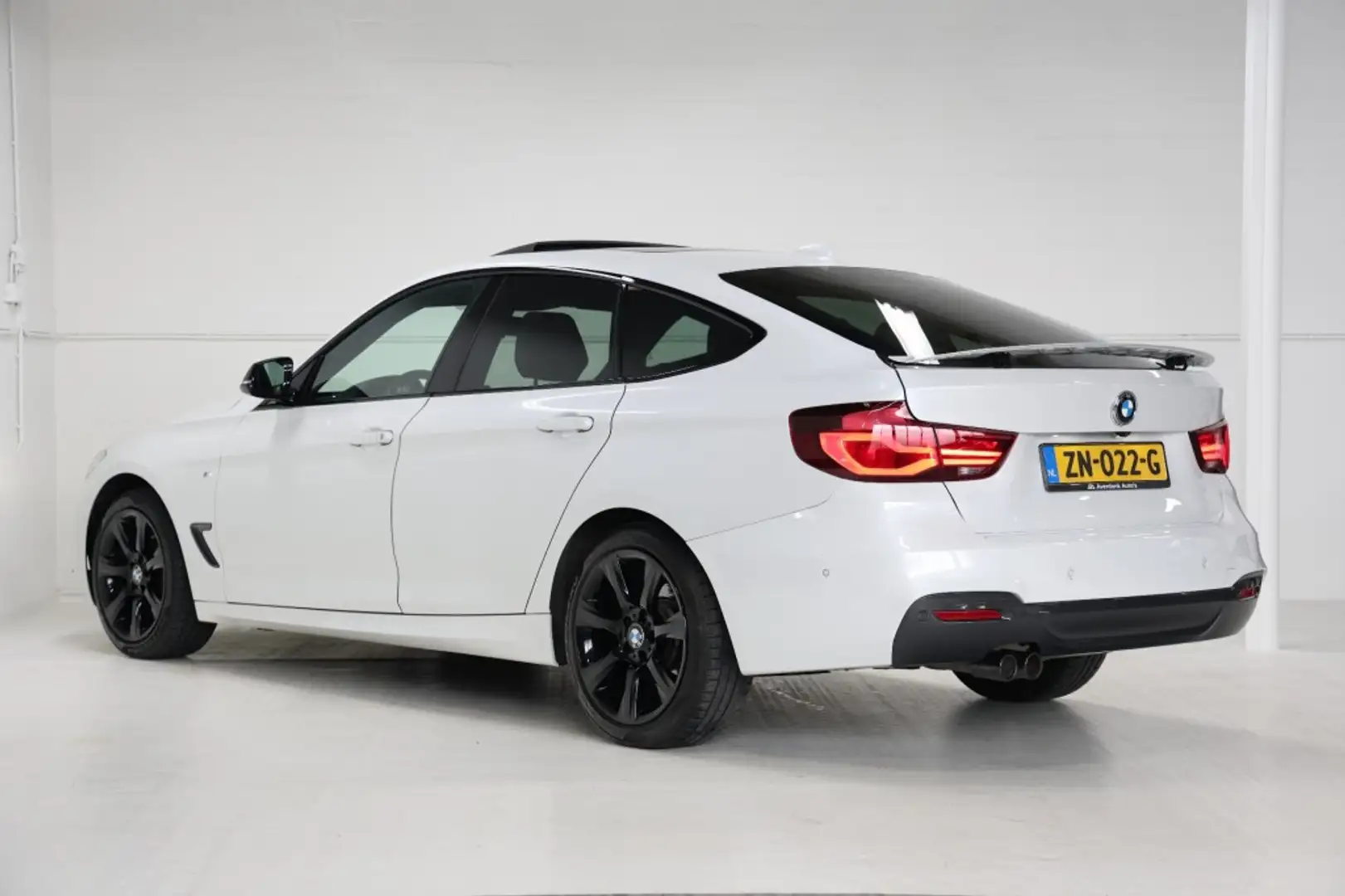 BMW 320 320I 184PK M-SPORT AUT. Pano/Head up/Cam/Leder/Sto Білий - 2