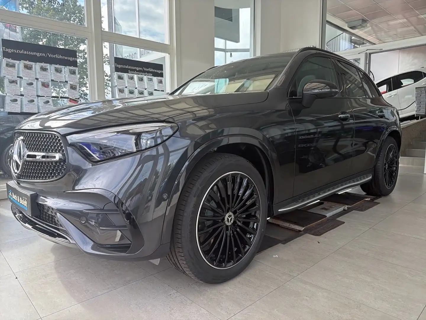 Mercedes-Benz GLC 450 d Edition AMG Line*PANO,STANDHZG,AHK,BURMESTER* Grau - 2