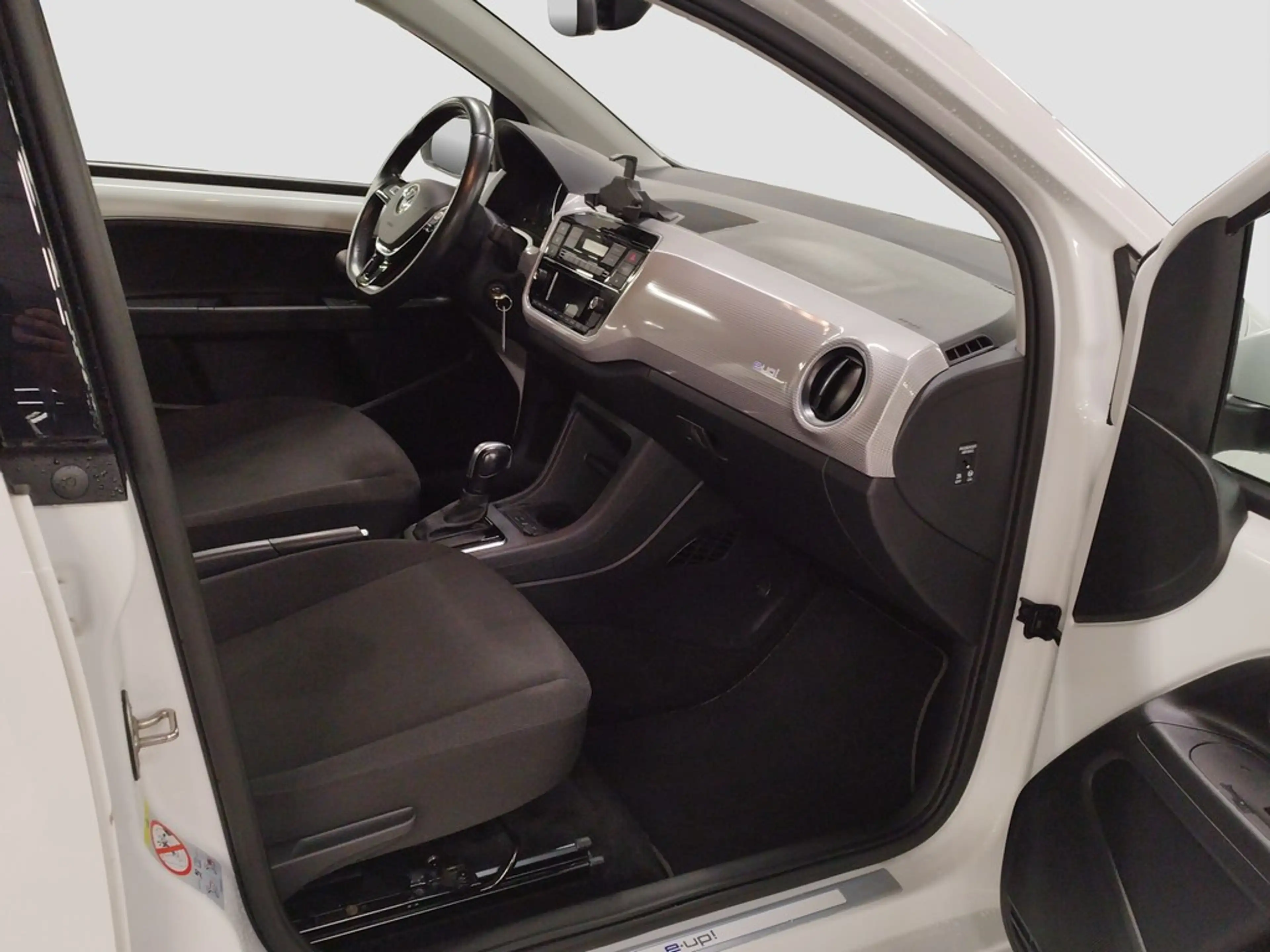 Volkswagen e-up! Style Plus Kamera GRA — photo 9