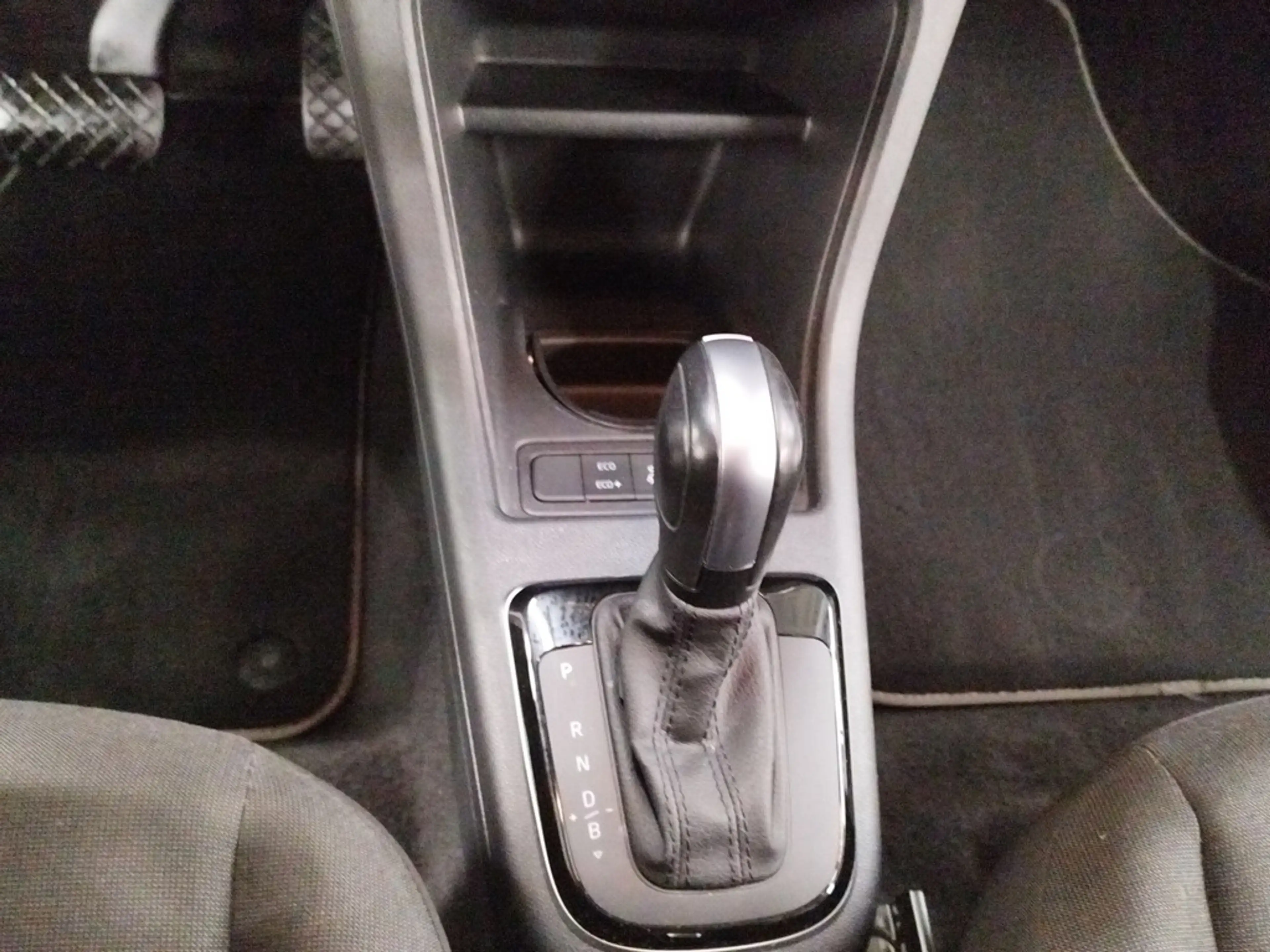 Volkswagen e-up! Style Plus Kamera GRA — photo 14