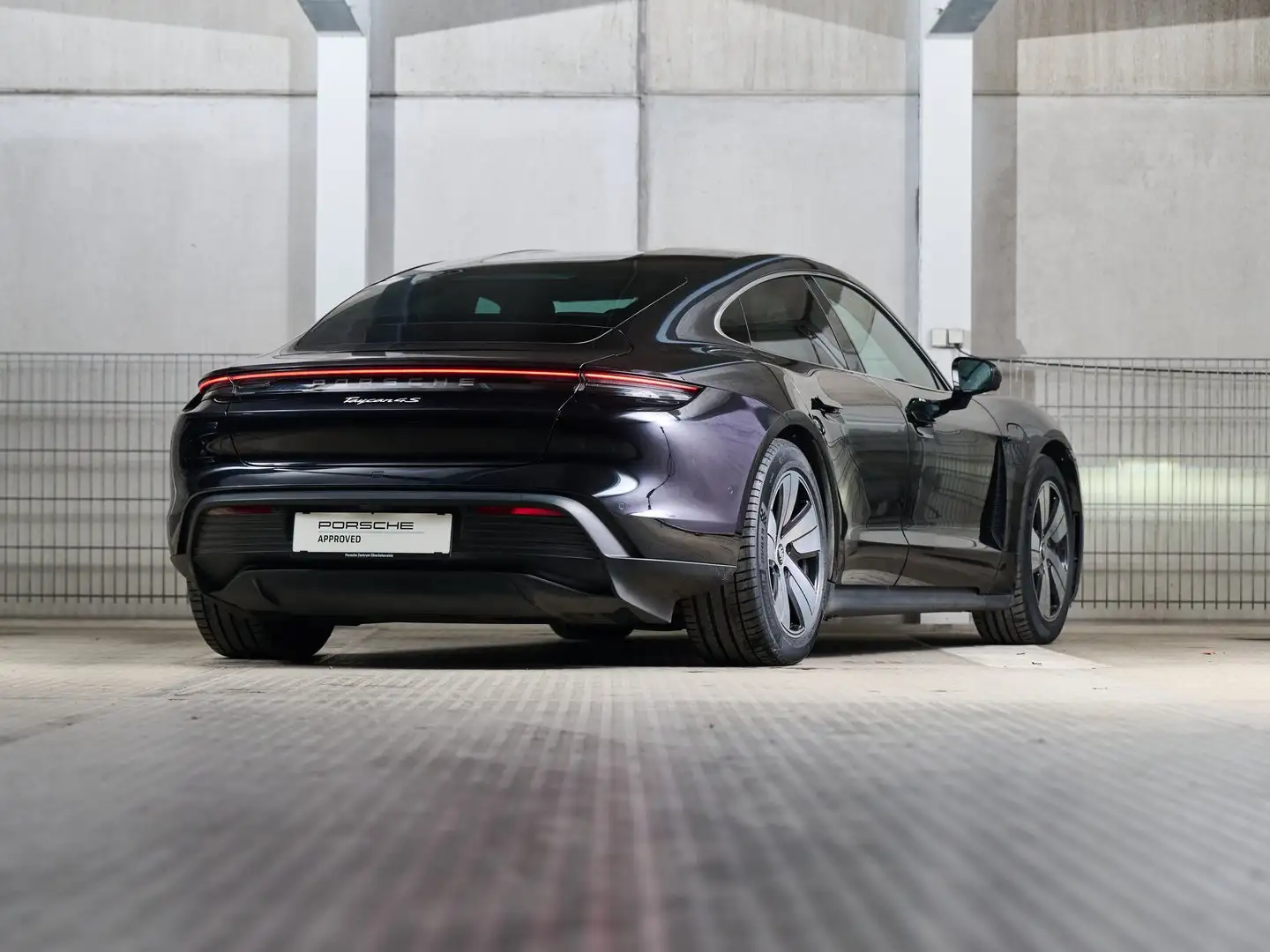 Porsche Taycan 4S Plus Schwarz - 2