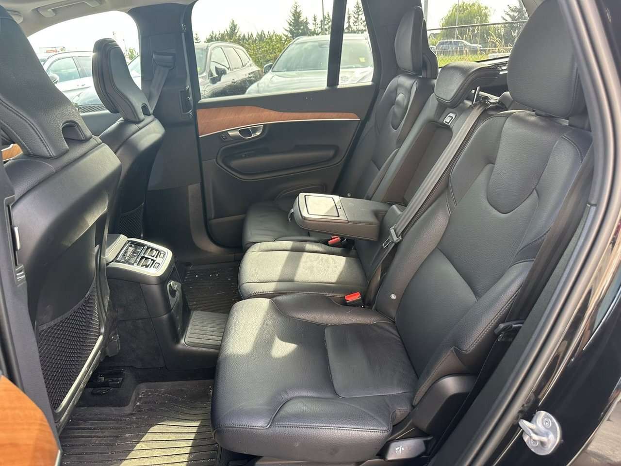 2024 Volvo XC90 Core Bright Theme PHEV | CarPlay / Android Auto | — снимка 3