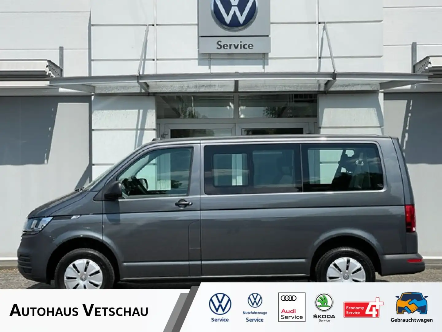 Volkswagen T6.1 Kombi 2.0 TDI KR DSG Klima/APC/GRA/DAB+ Šedá - 1
