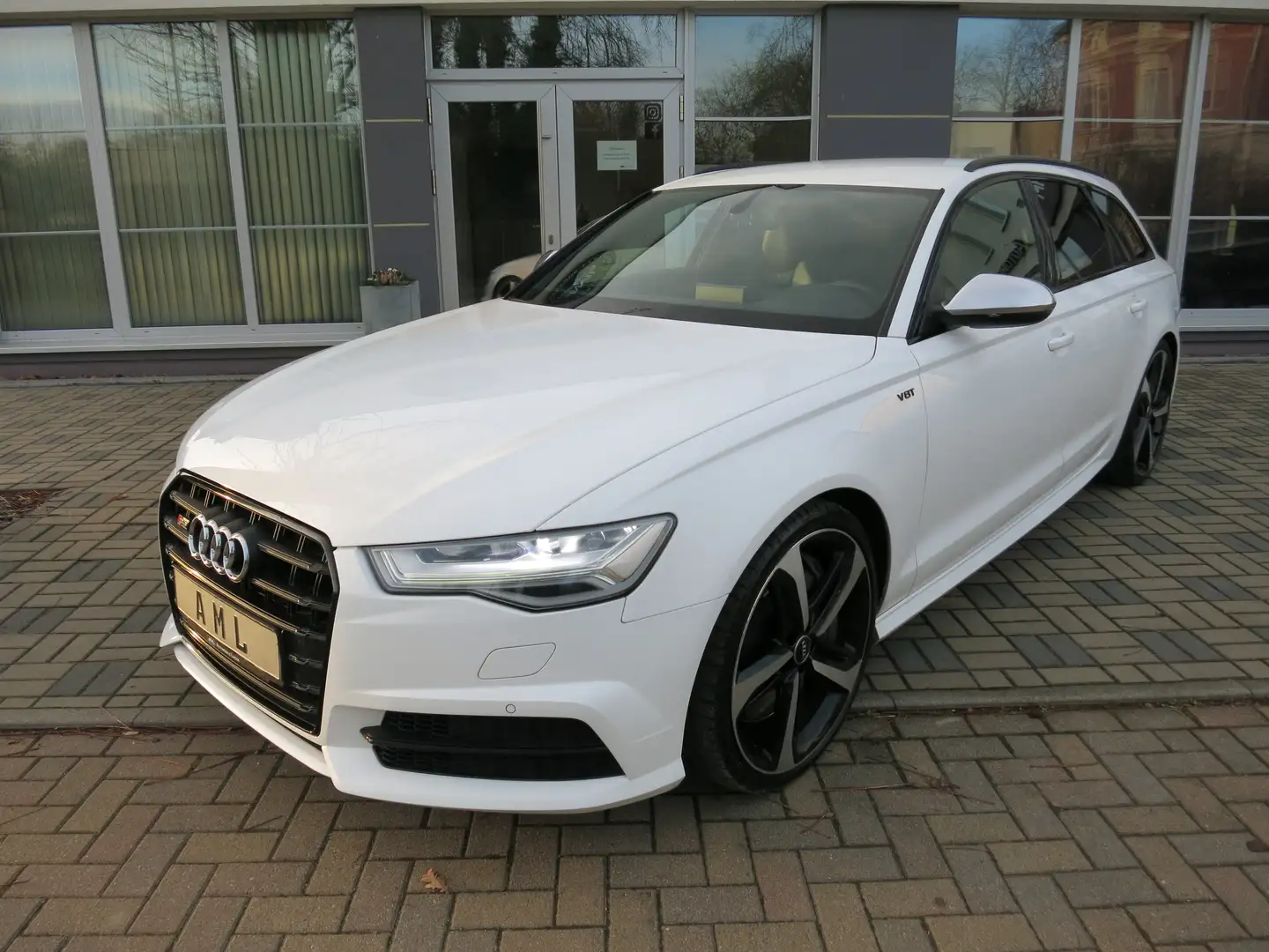 Audi S6 4.0 TFSI quattro BOSE LED NAVI PDC elektr. Sitze Weiß - 1