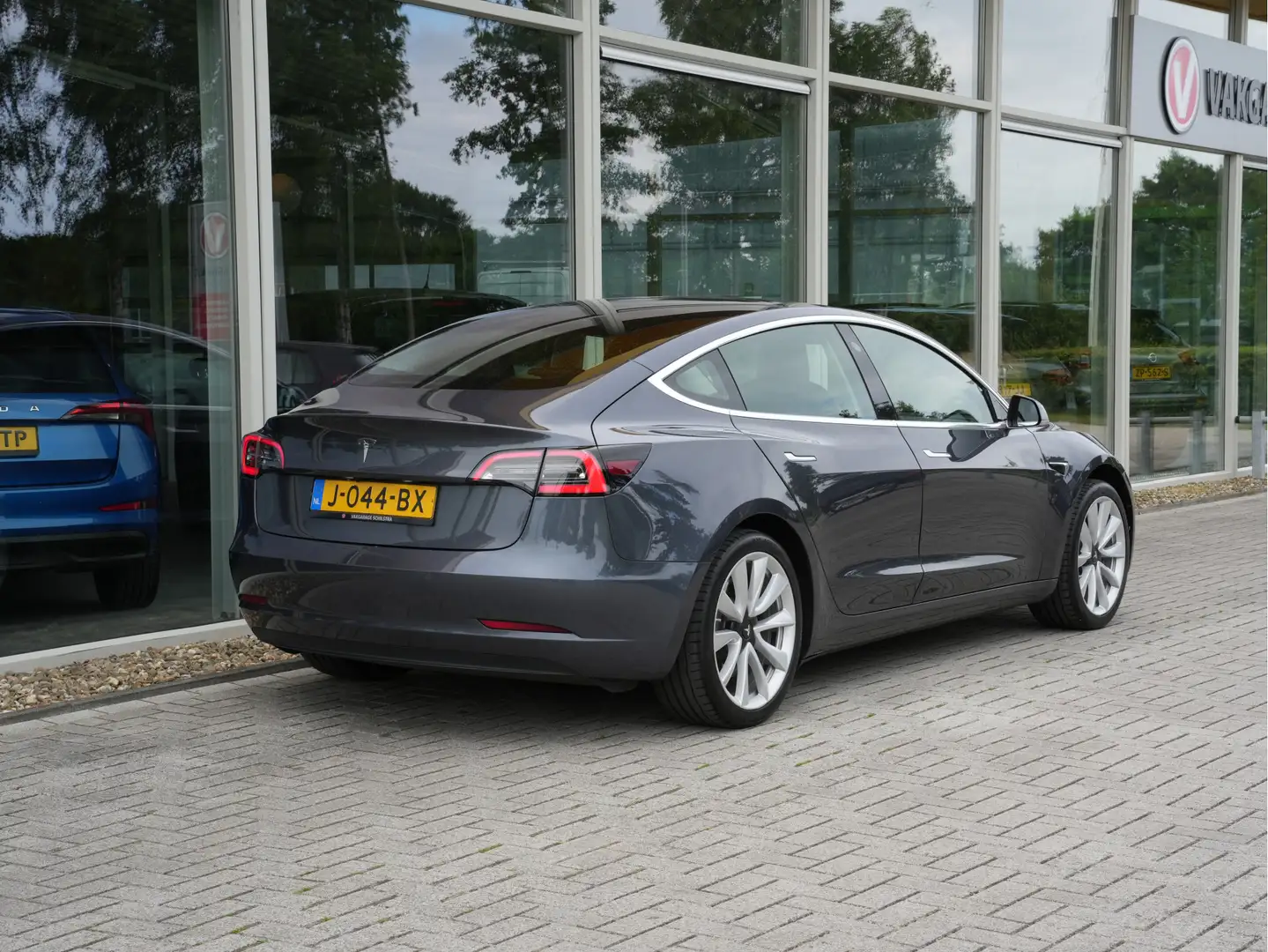 Tesla Model 3 Standard RWD Plus 60 kWh | Trekhaak | Full Autopil Gris - 2
