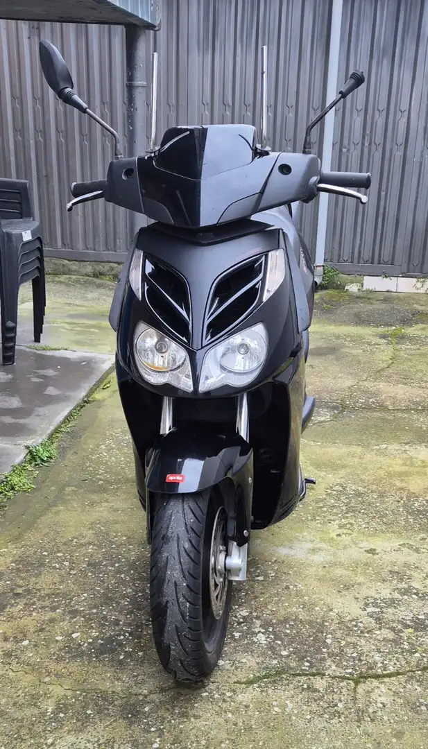 Aprilia Sportcity 125 cube Czarny - 1