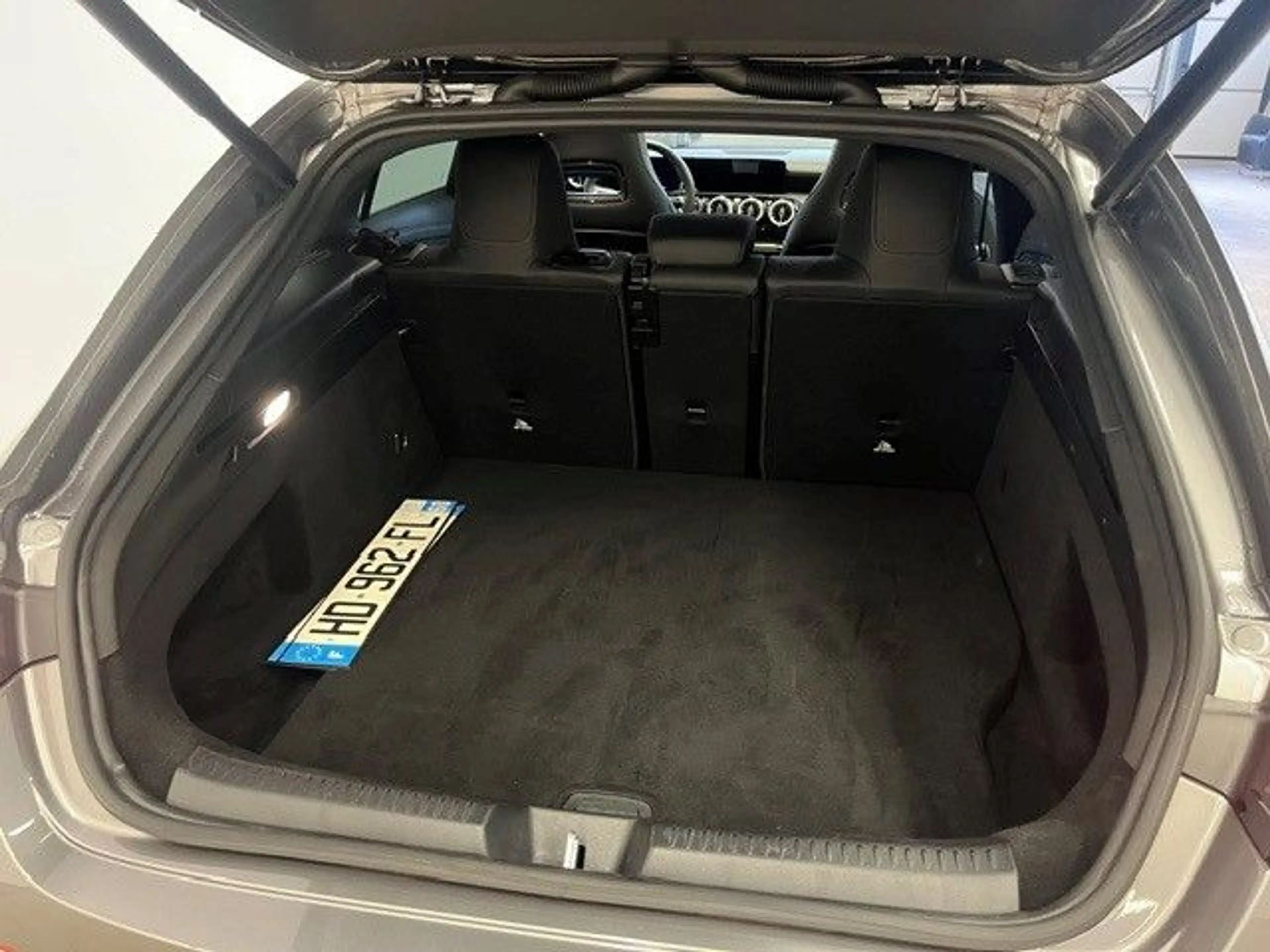 Mercedes-Benz CLA 250 CLA 250e Shooting Brake AMG Panorama KeylessGo — photo 12